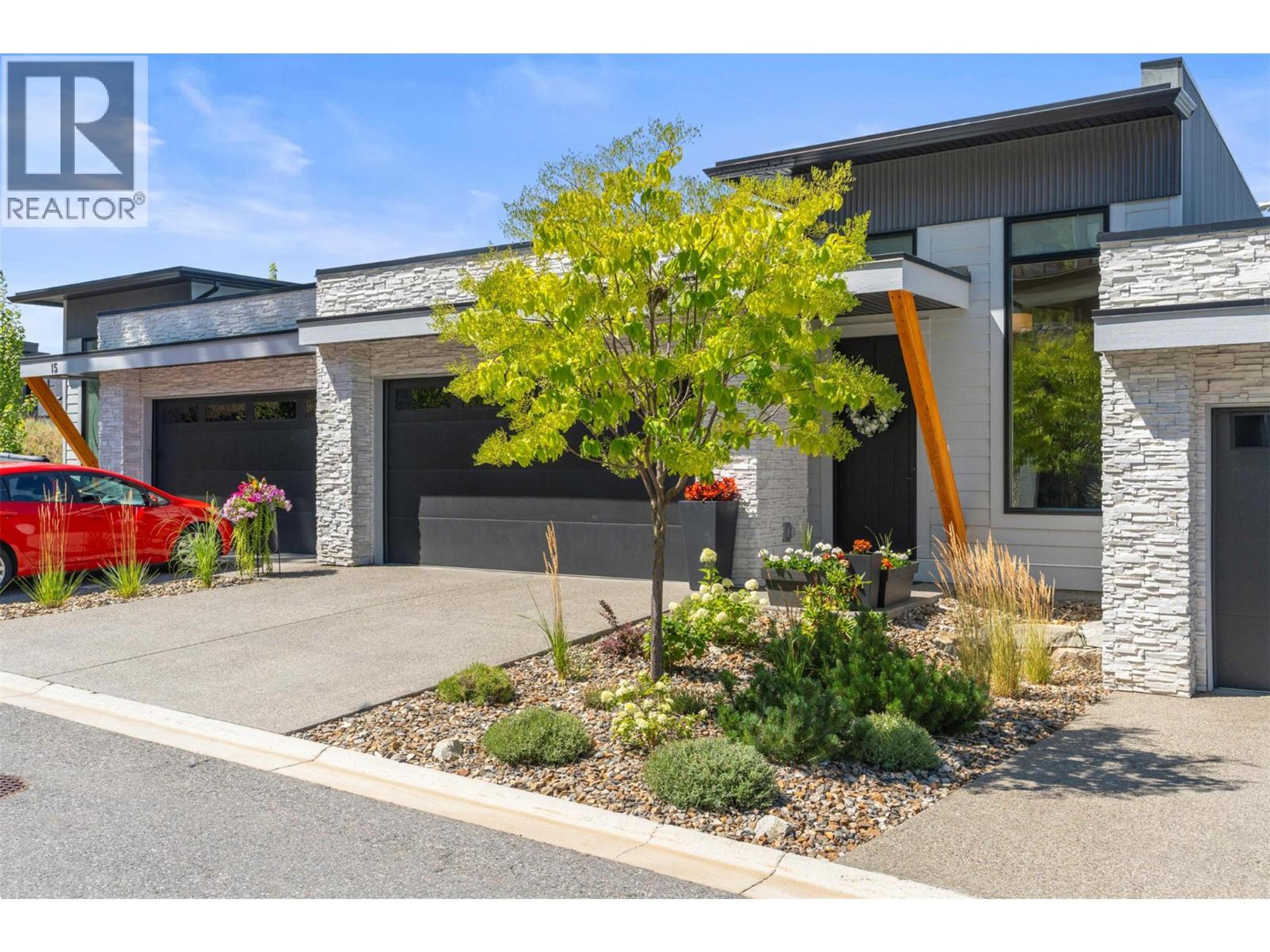 269 Diamond Way, Vernon - Exteriors - Photo 2