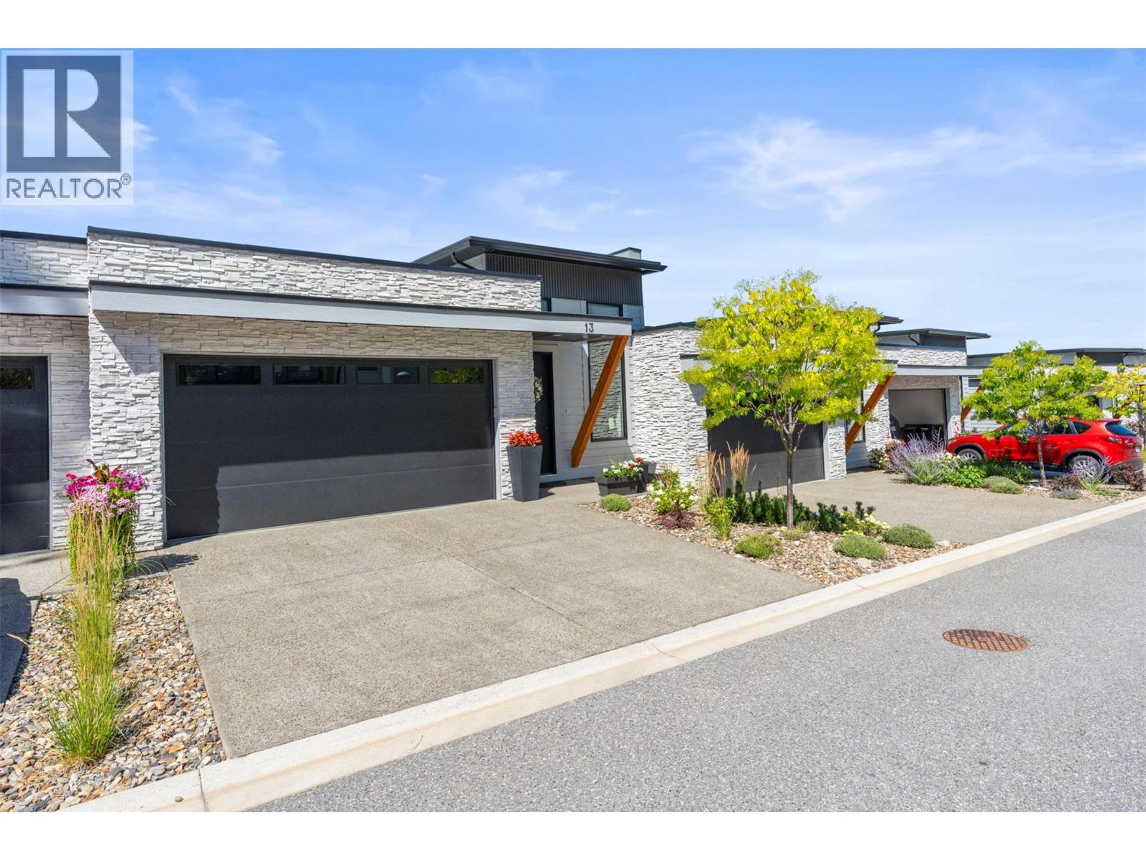 269 Diamond Way, Vernon - Exteriors - Photo 5