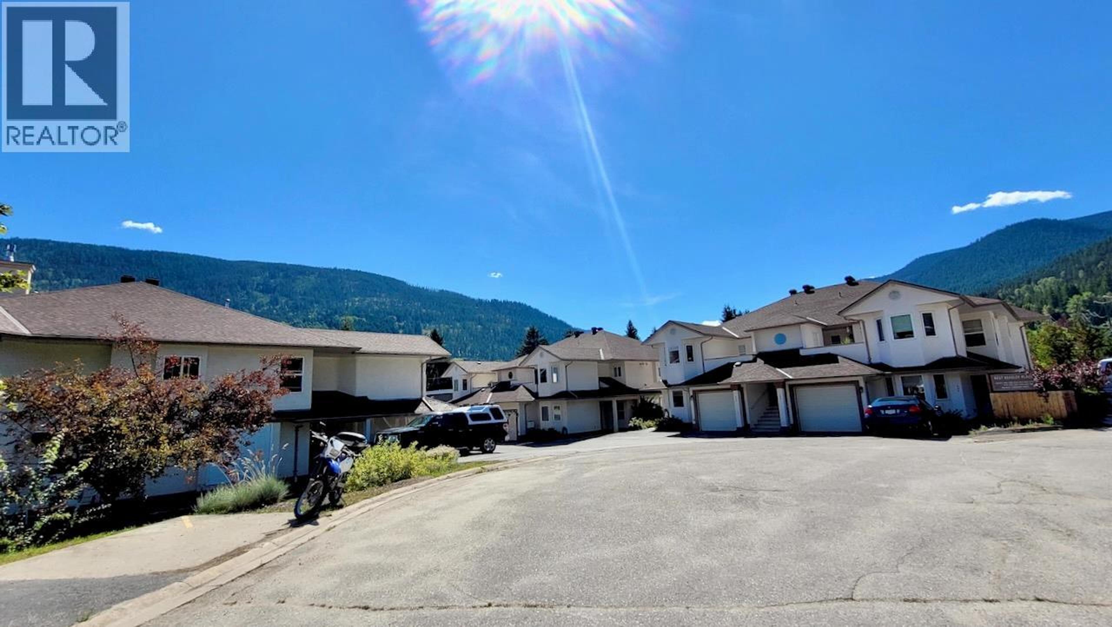 428 Beasley Crescent W, Nelson - Exteriors - Photo 3