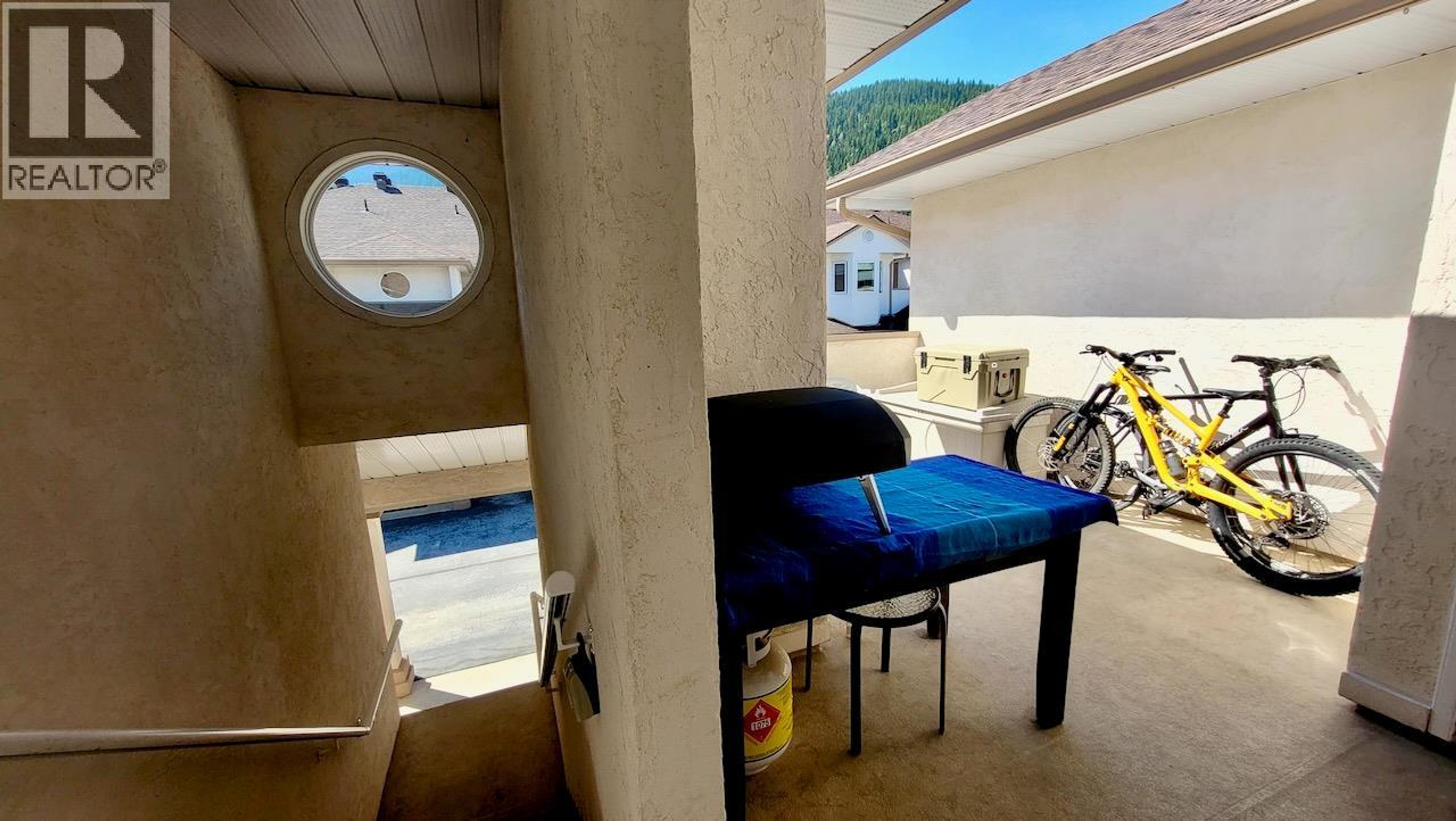 428 Beasley Crescent W, Nelson - Exteriors - Photo 4