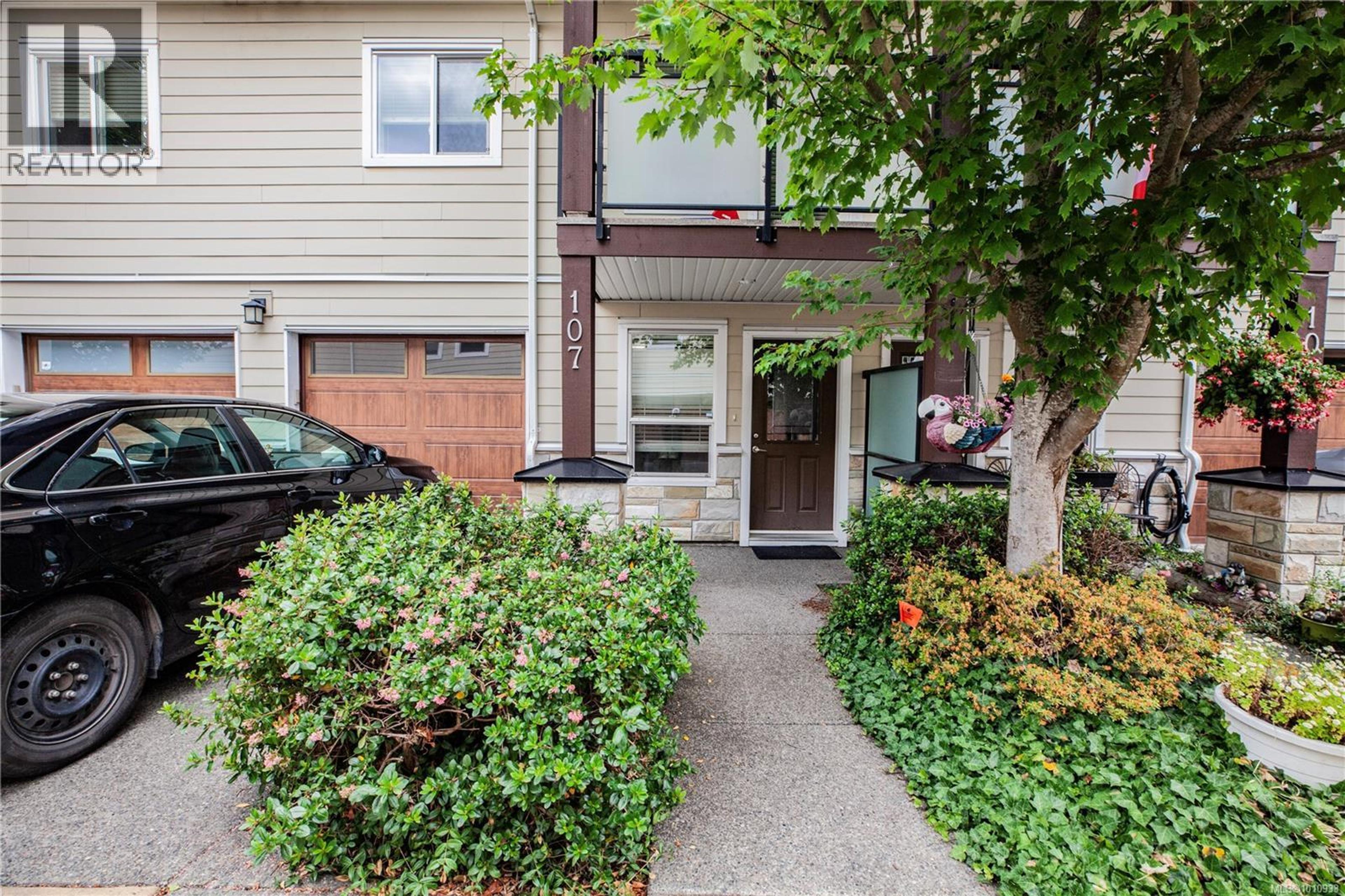 992 Dunford Ave, Langford - Exteriors - Photo 2