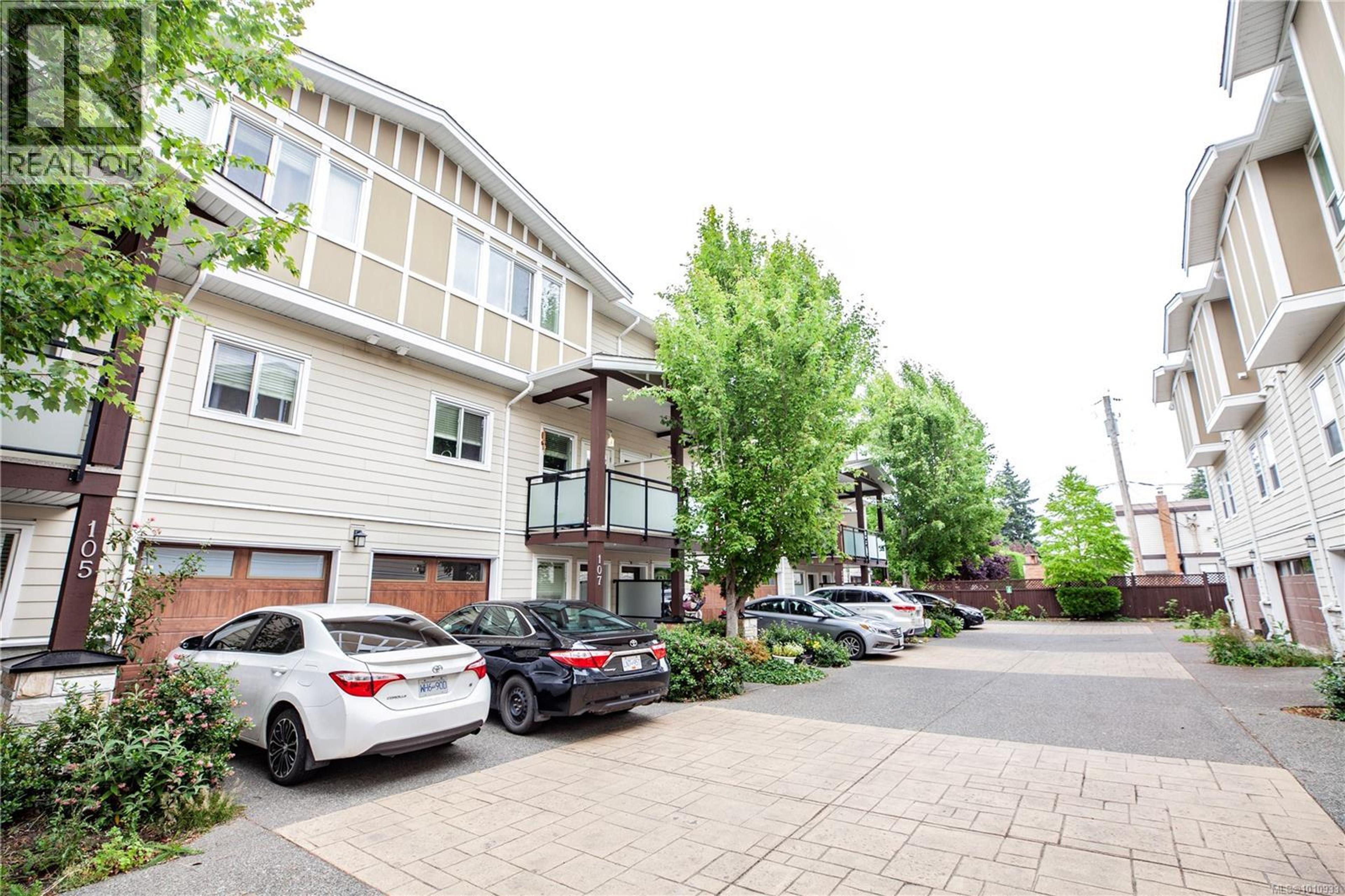 992 Dunford Ave, Langford - Exteriors - Full Complex View - Photo 10