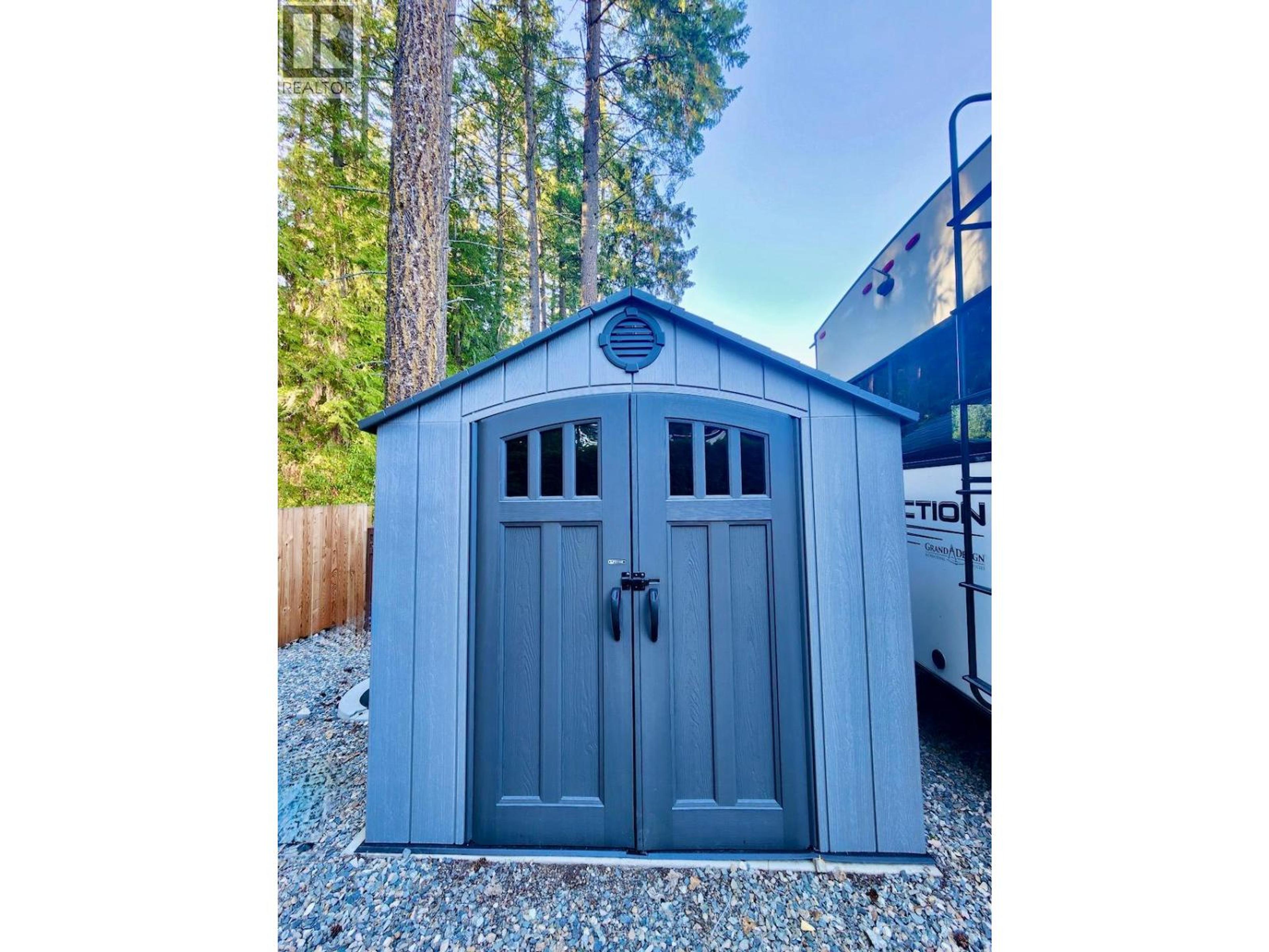 1131 Pine Grove Road, Scotch Creek - Exteriors - Photo 2