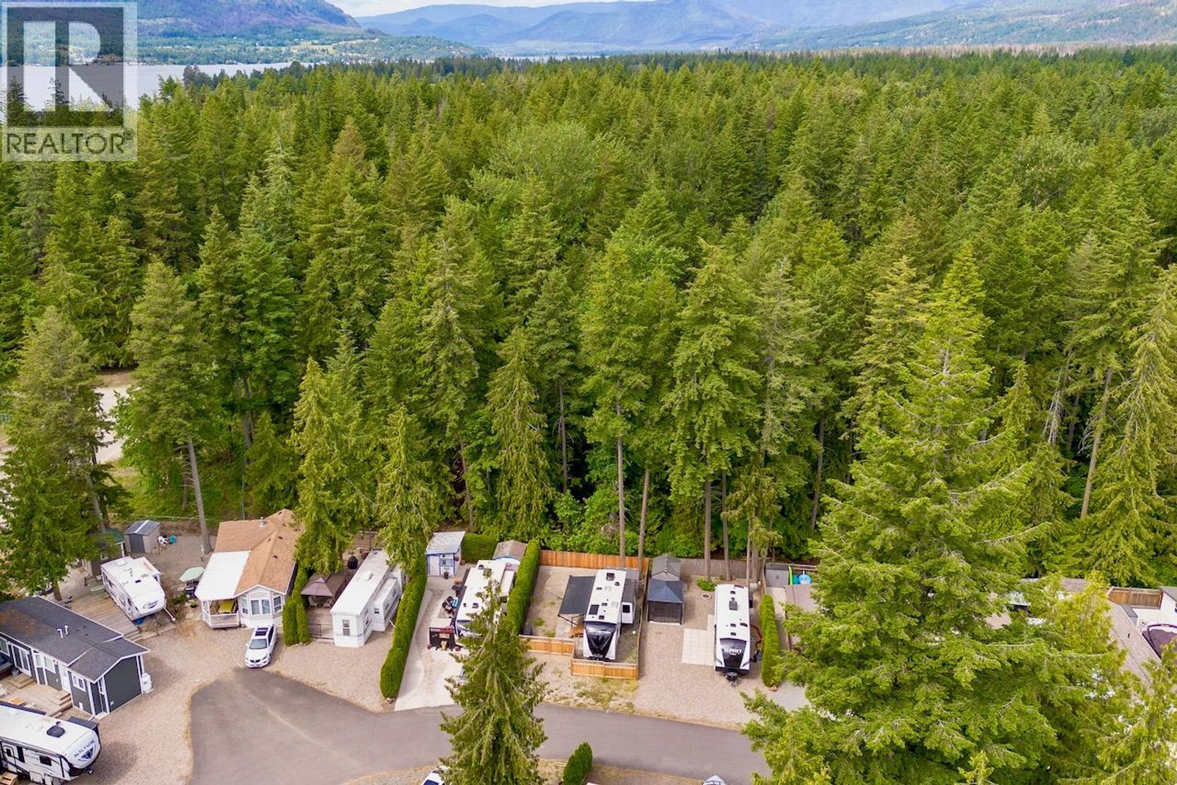 1131 Pine Grove Road, Scotch Creek - Exteriors - Full Complex View, Drone/Aerial View - Photo 5