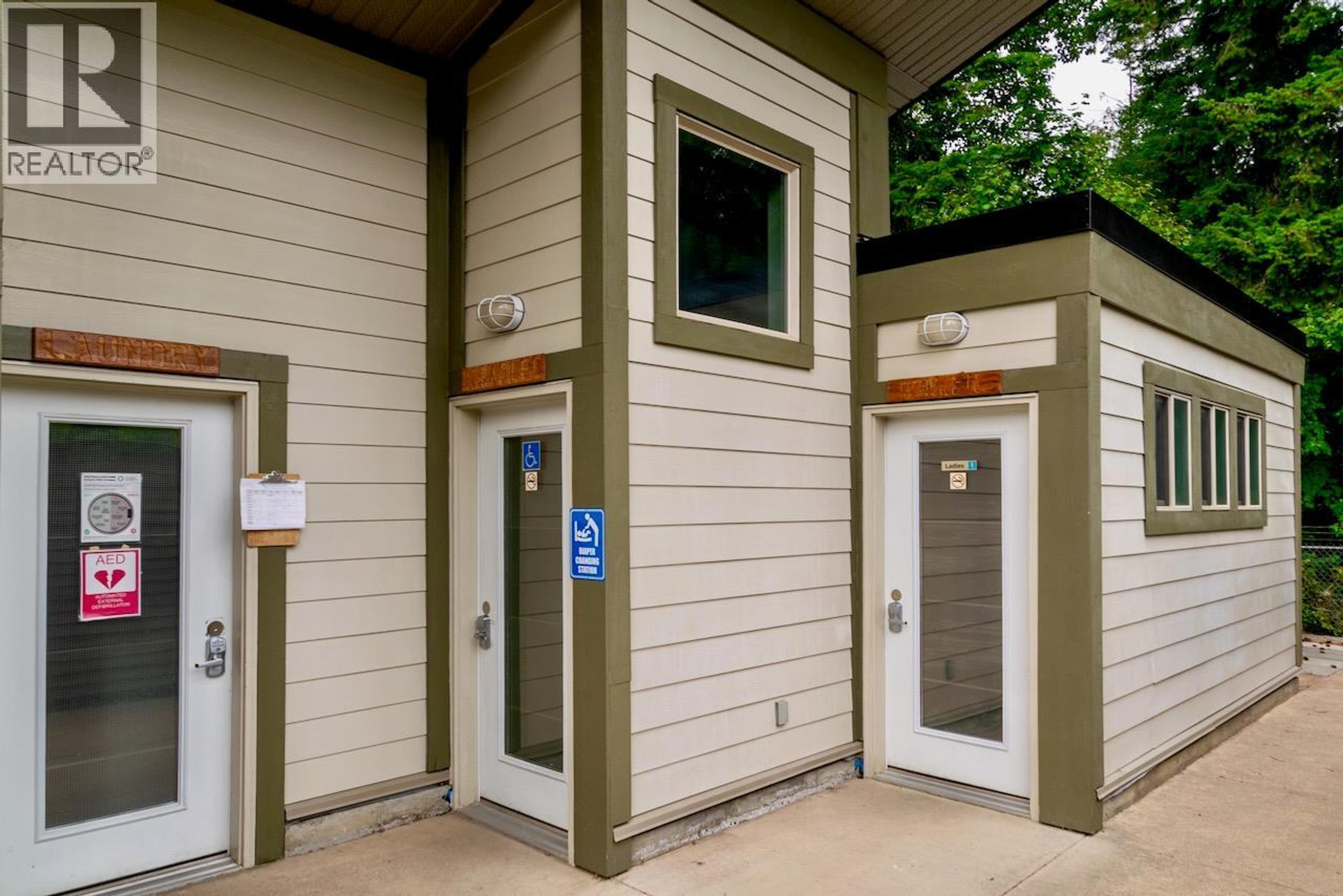 1131 Pine Grove Road, Scotch Creek - Exteriors - Photo 6