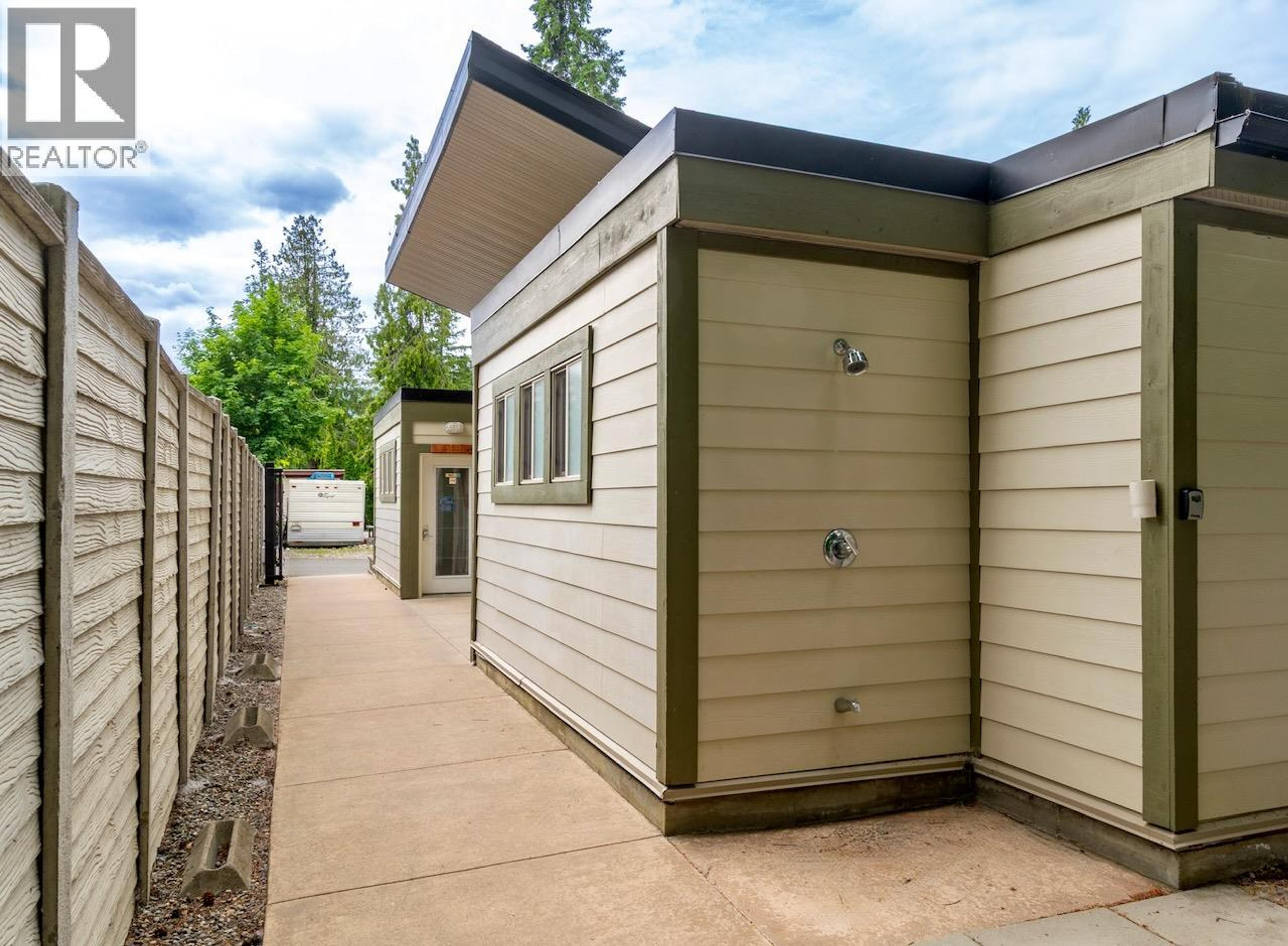 1131 Pine Grove Road, Scotch Creek - Exteriors - Photo 8