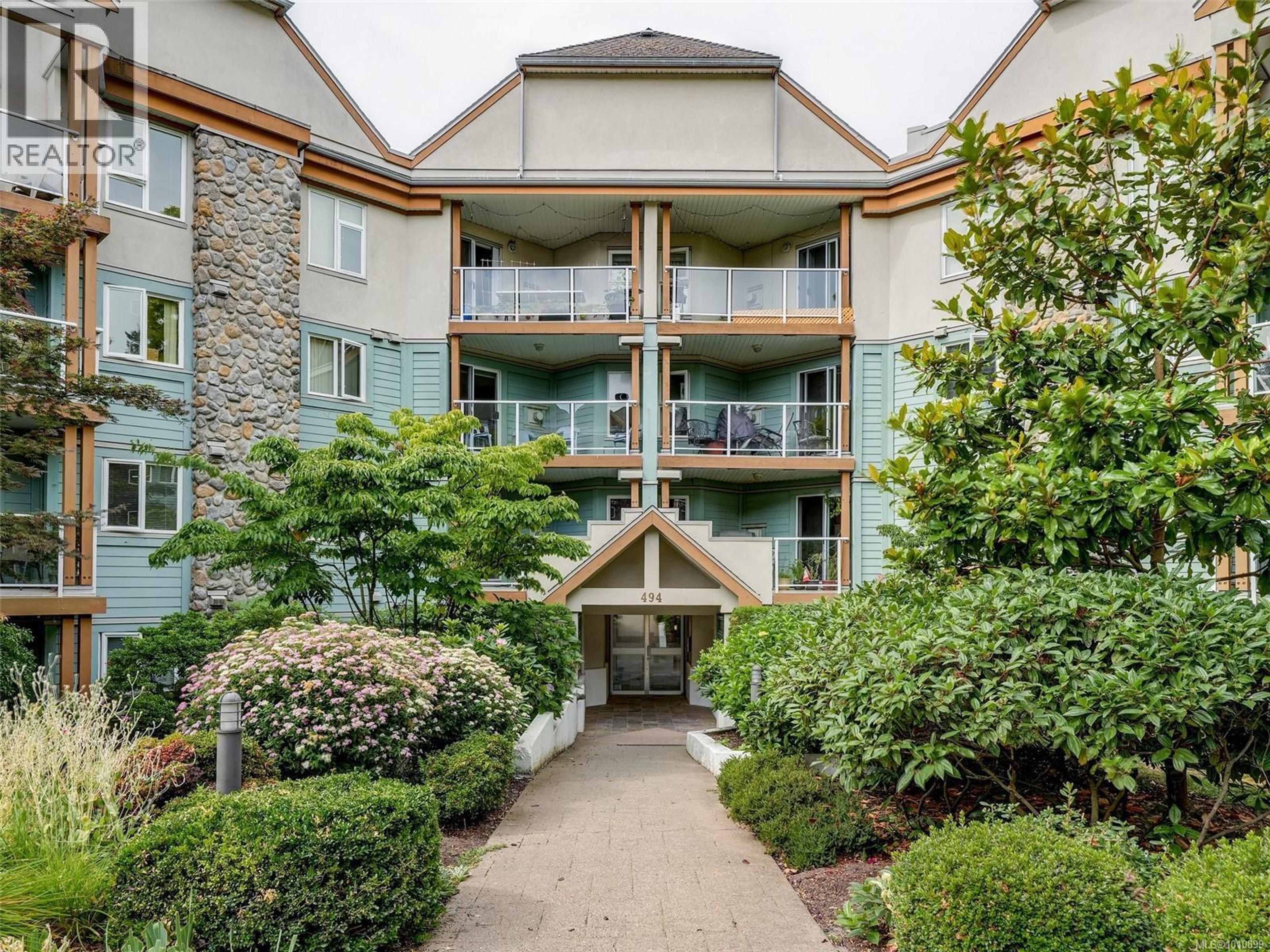 494 Marsett Pl, Saanich - Exteriors - Full Complex View - Photo 1