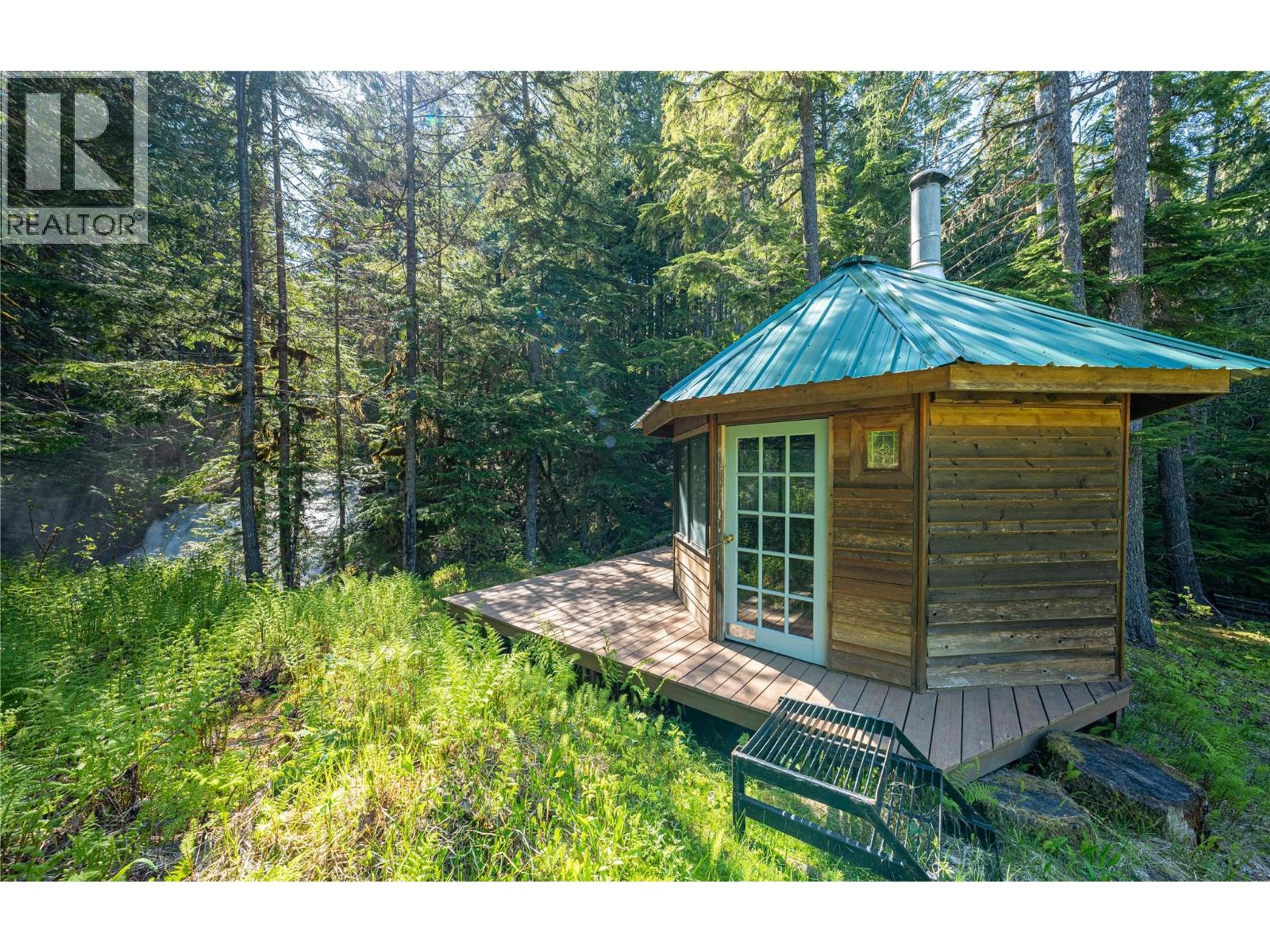 327 Salmon Creek Road, Beaton - Exteriors - Photo 5