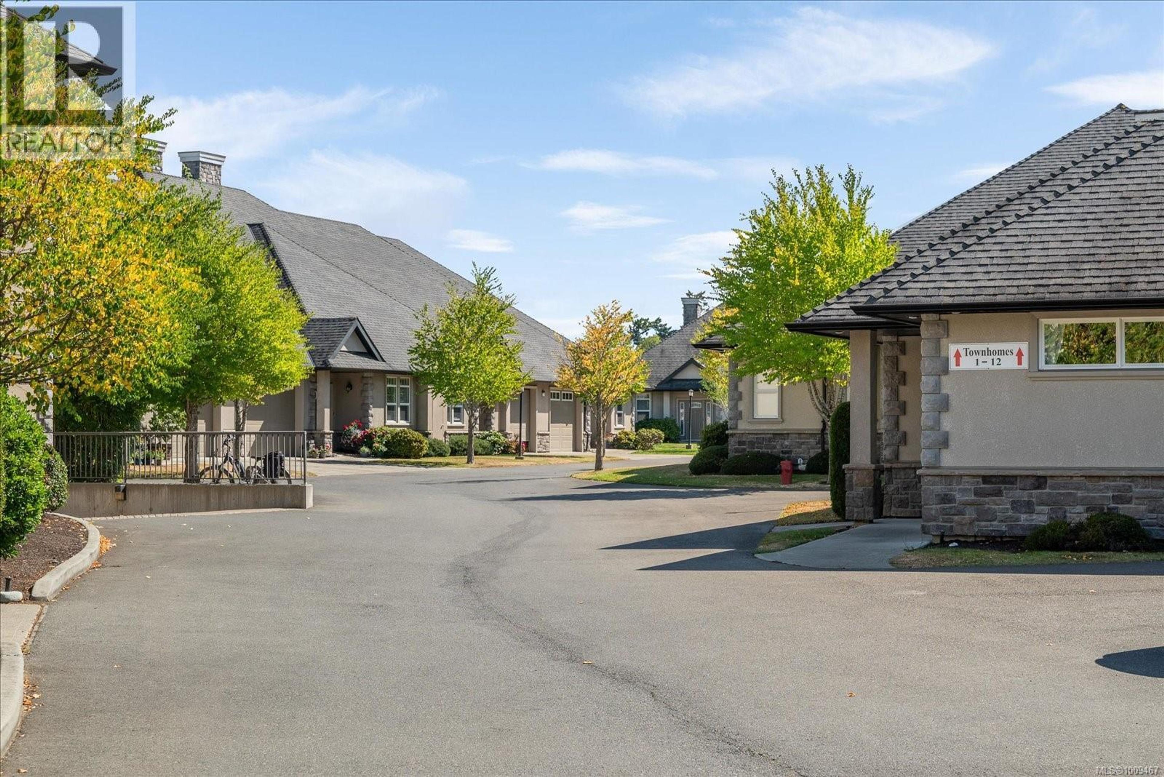 399 Wembley Rd, Parksville - Exteriors - Full Complex View - Photo 3