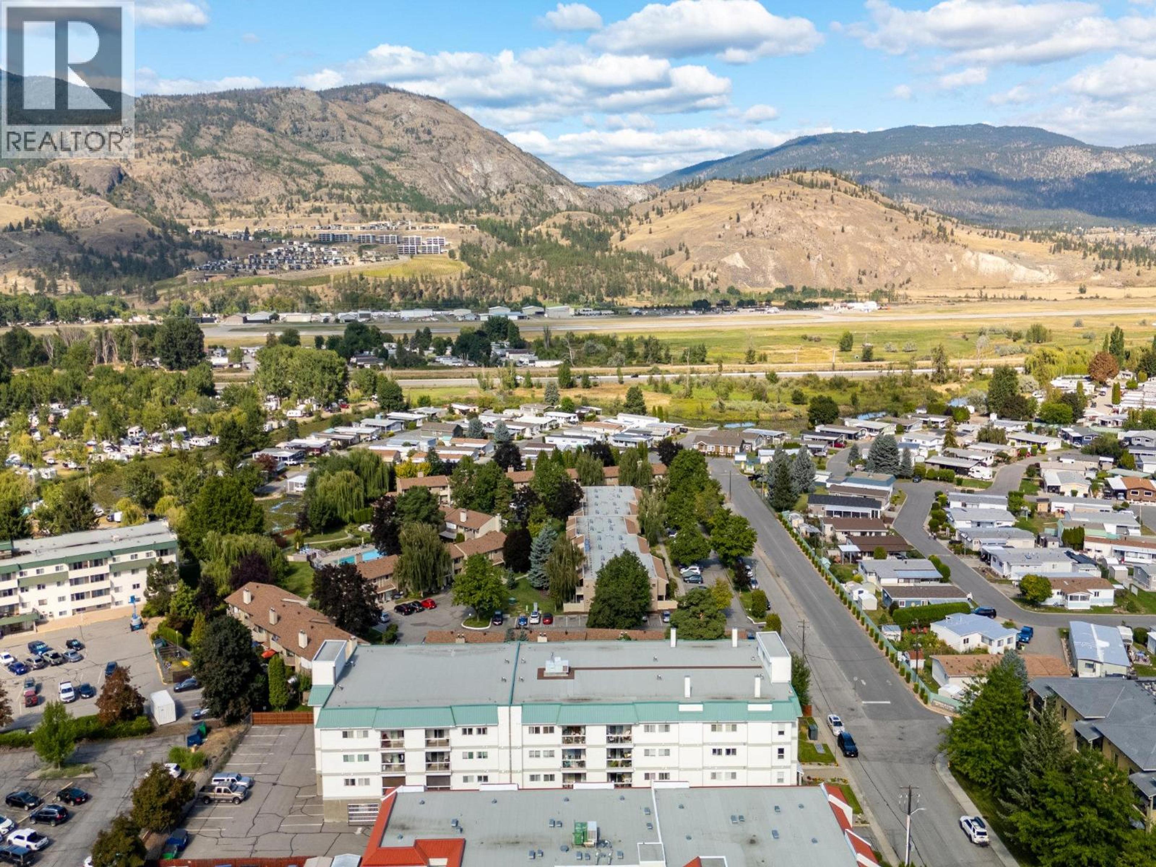 298 YORKTON Avenue, Penticton - Exteriors - Drone/Aerial View - Photo 15