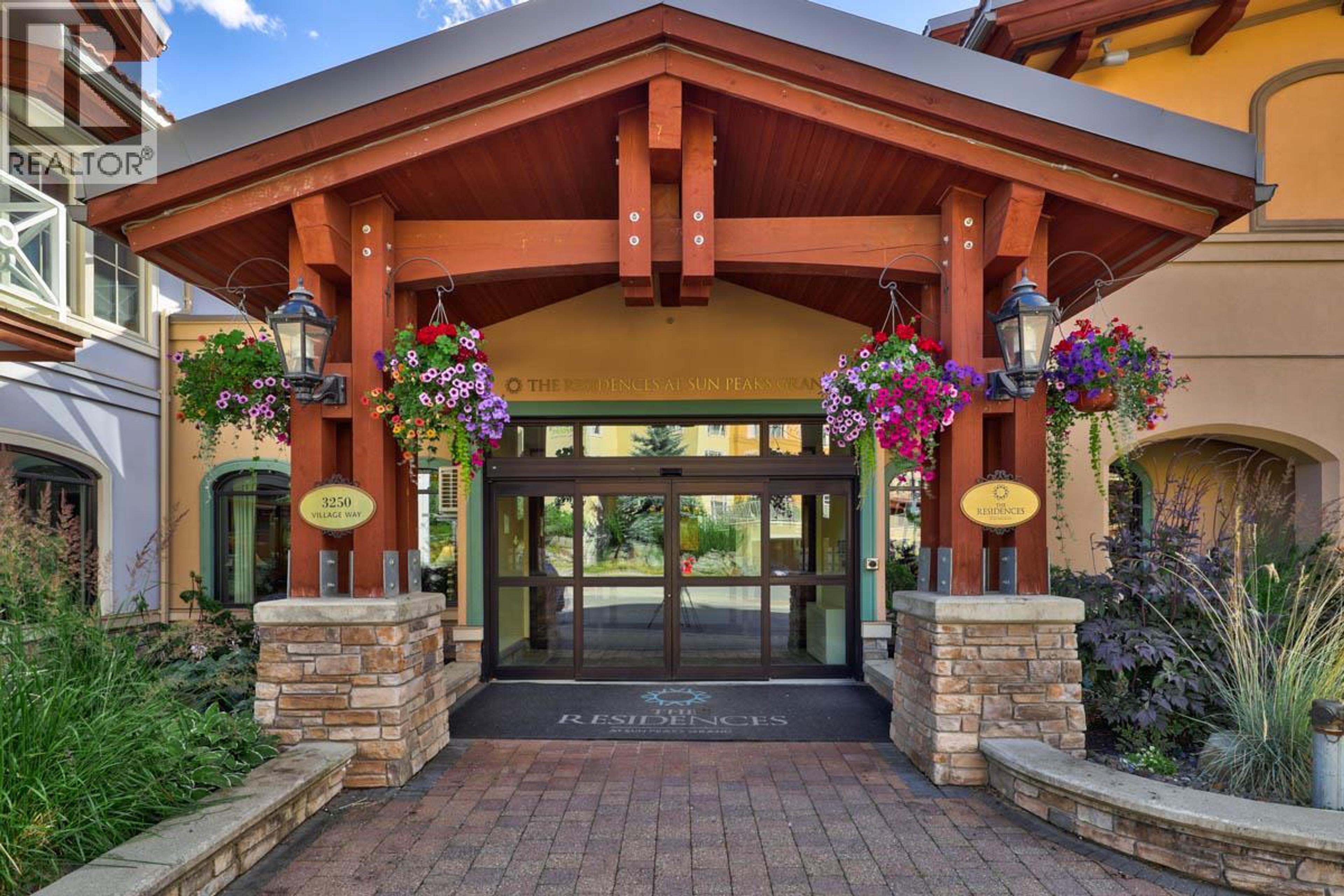 3250 Village Way, Sun Peaks - Exteriors - Photo 2