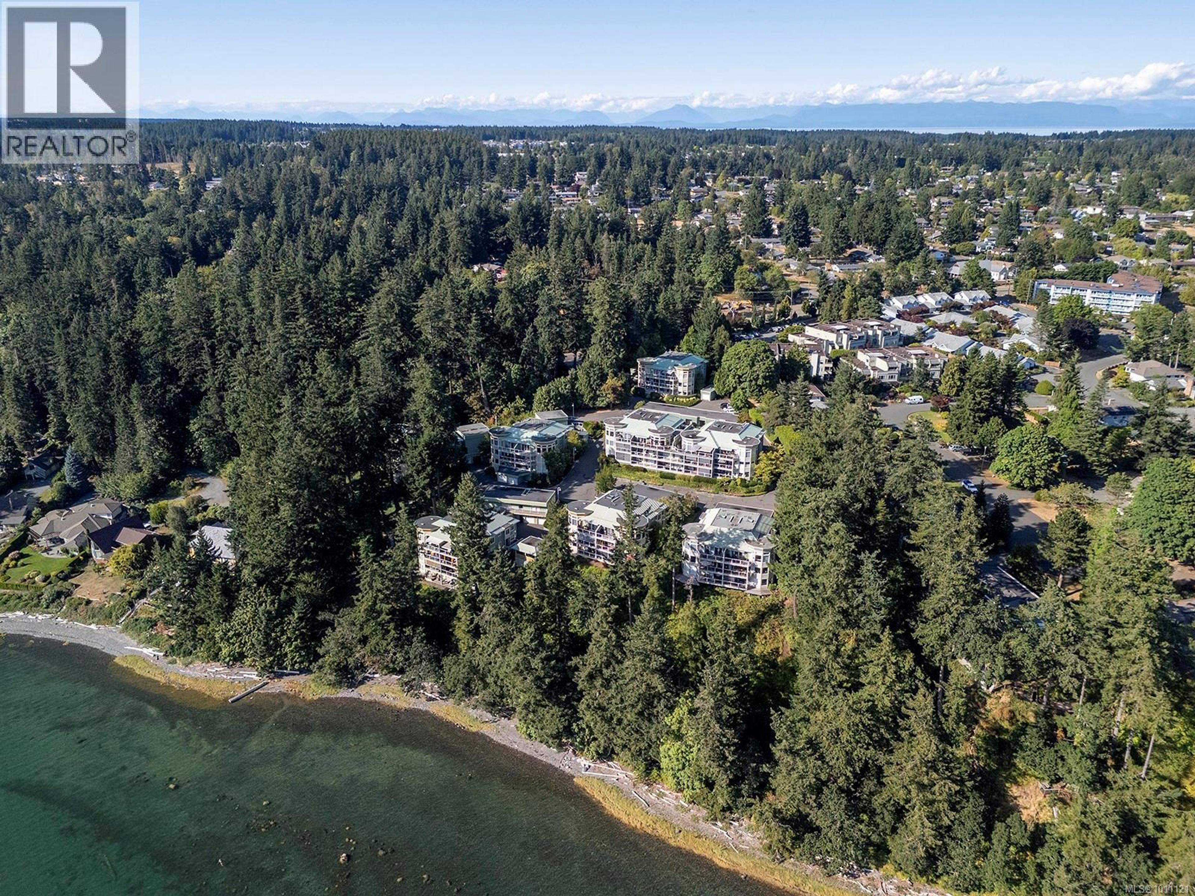 2275 Comox Ave, Comox - Exteriors - Full Complex View, Drone/Aerial View - Photo 9