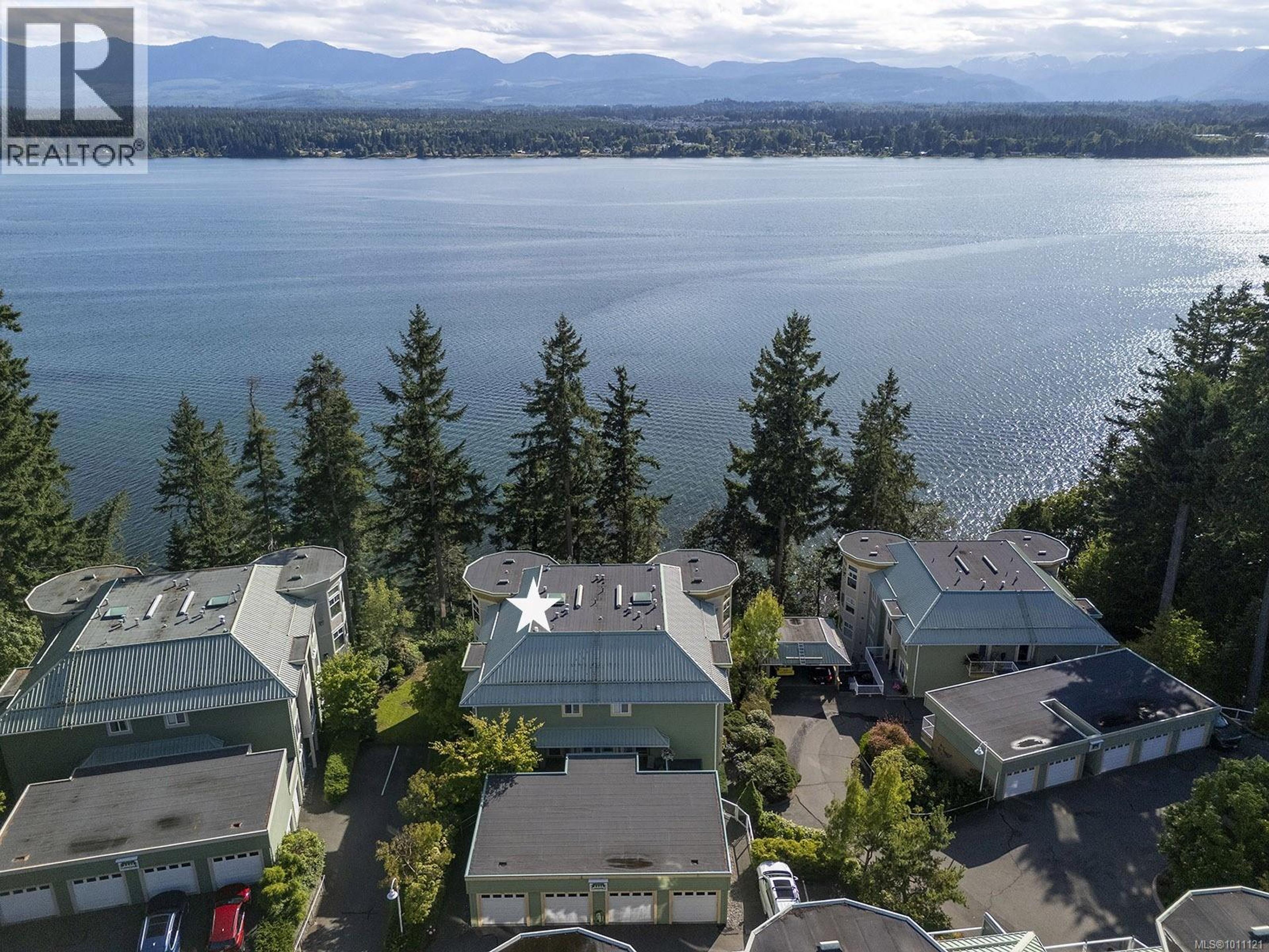 2275 Comox Ave, Comox - Exteriors - Full Complex View, Drone/Aerial View, Marked/Pin - Photo 10