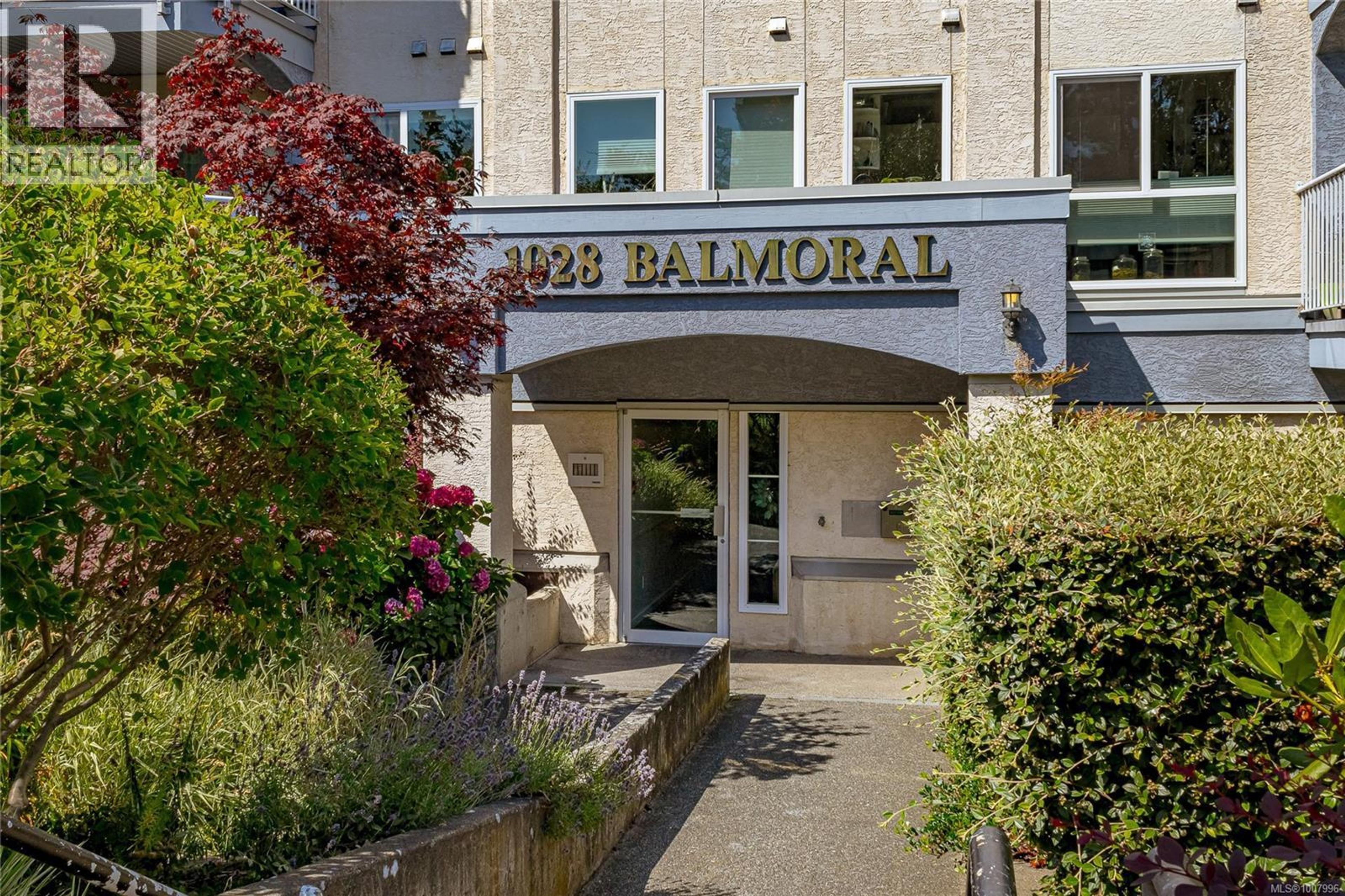 1028 Balmoral Rd, Victoria - Exteriors - Photo 3