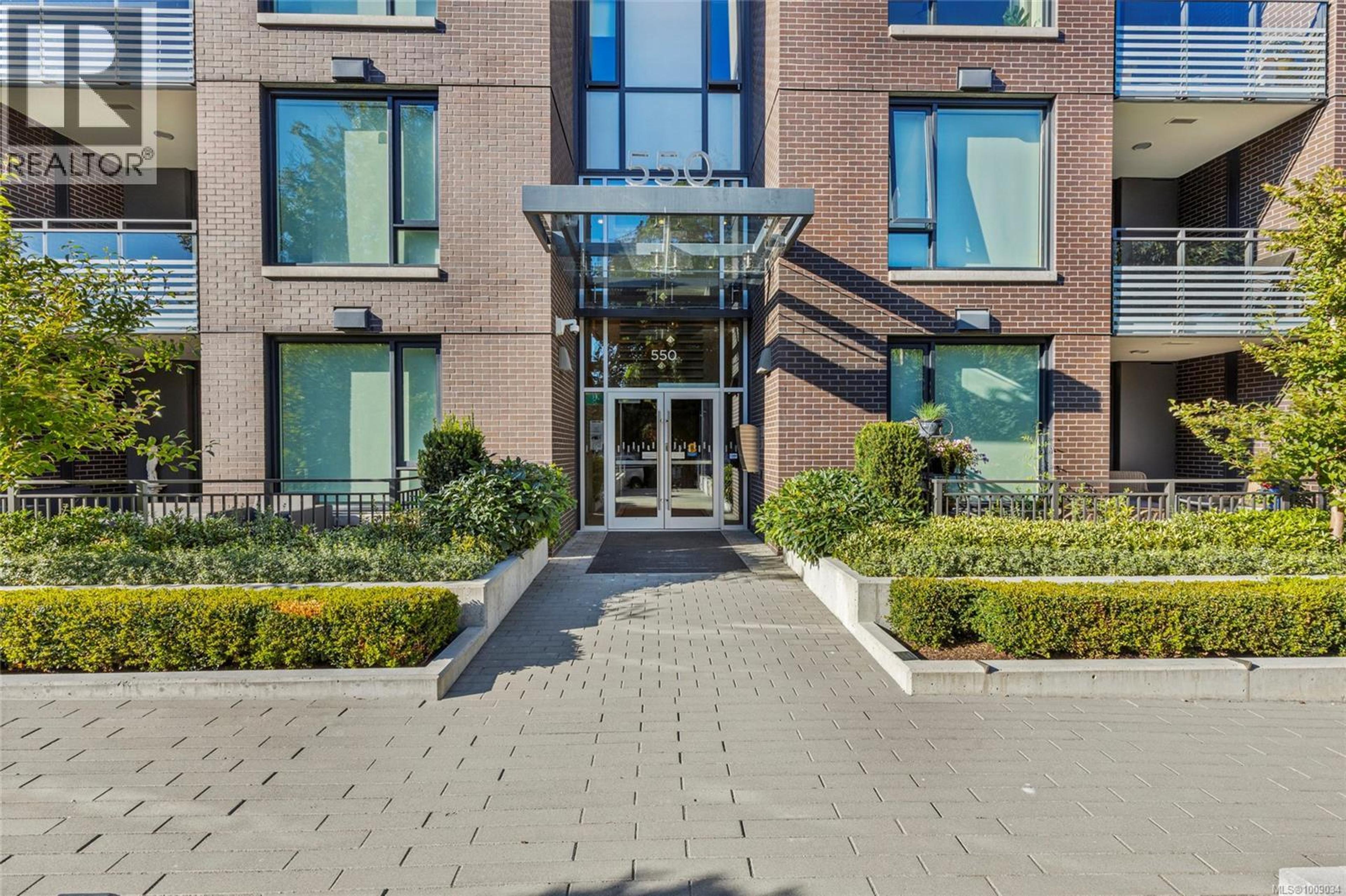 530 Michigan St, Victoria - Exteriors - Photo 4