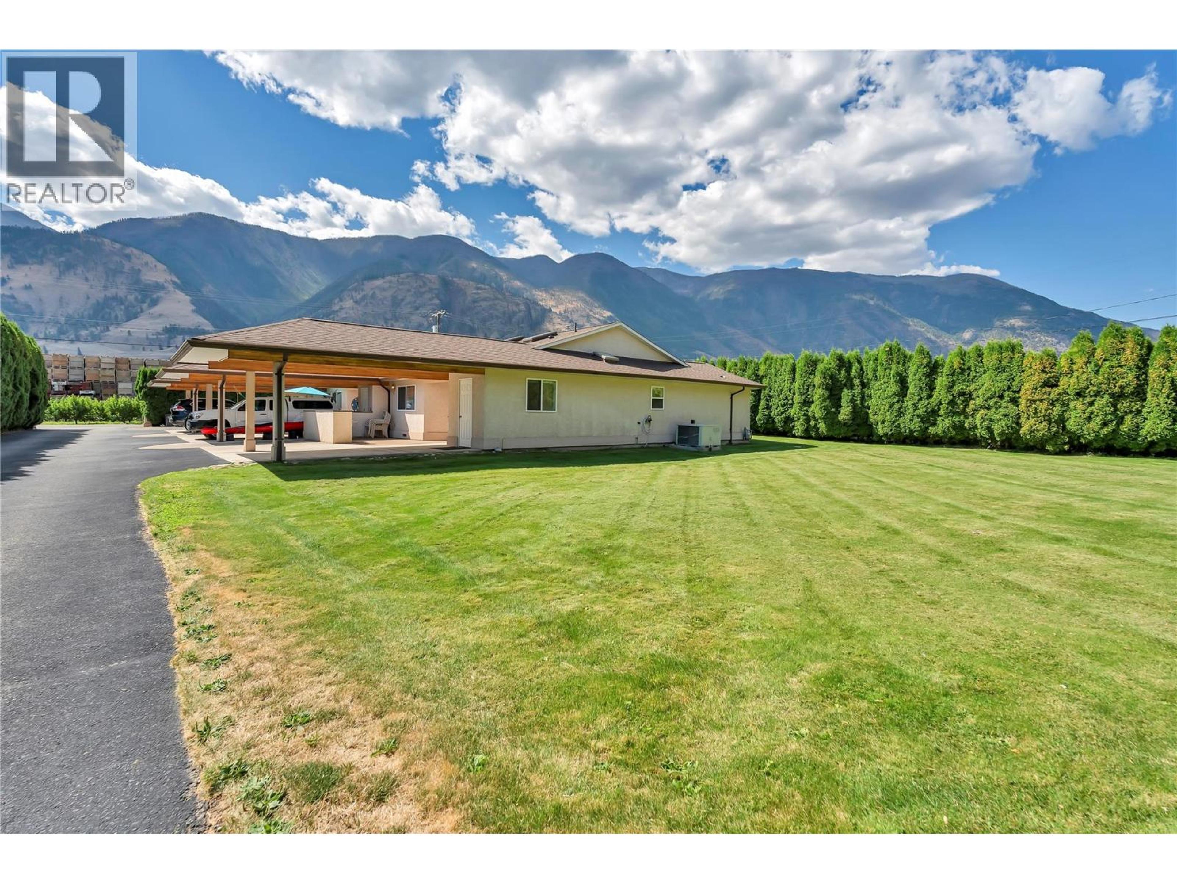 3038 Orchard Drive, Keremeos - Exteriors - Photo 3