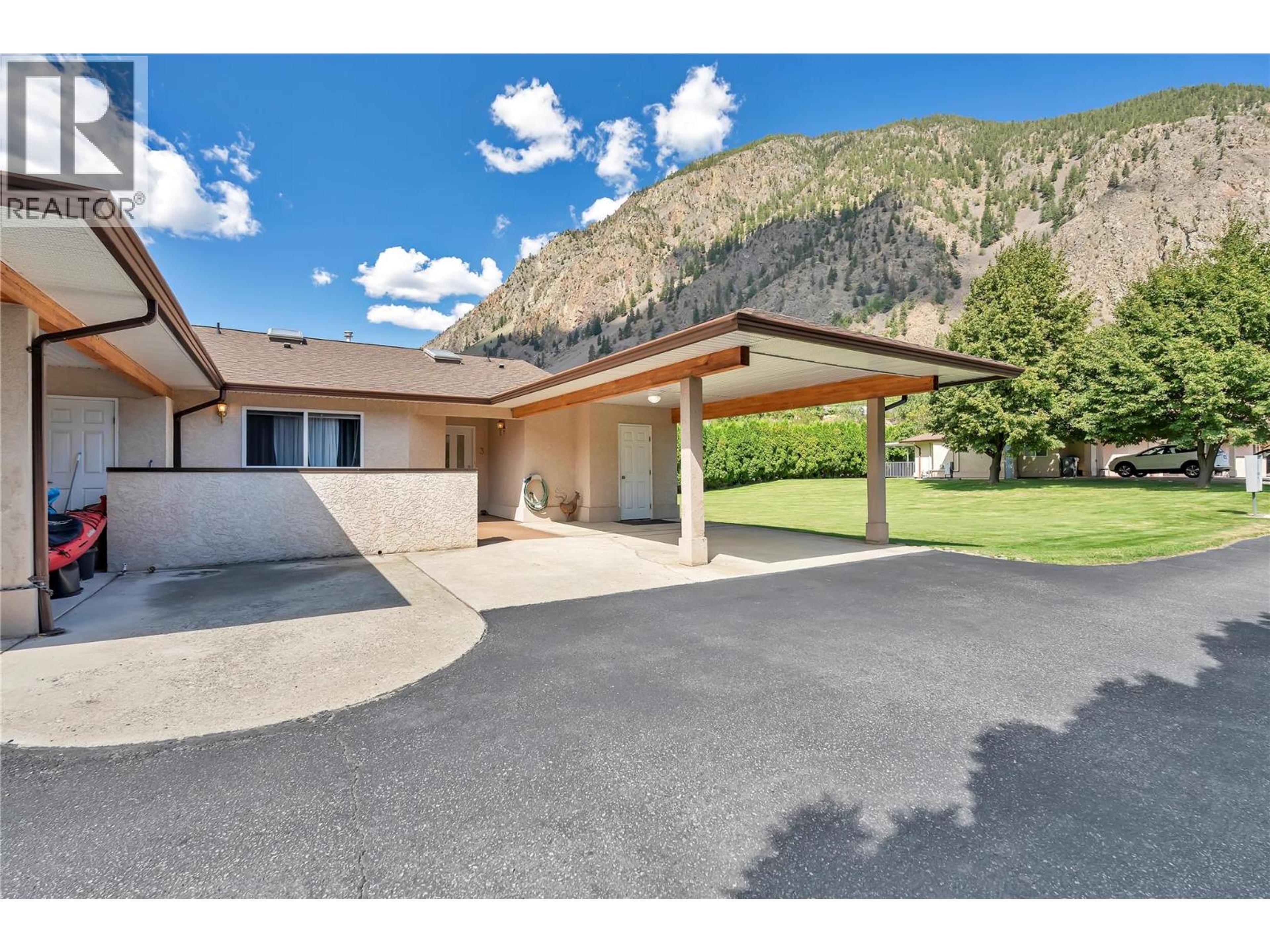 3038 Orchard Drive, Keremeos - Exteriors - Photo 6