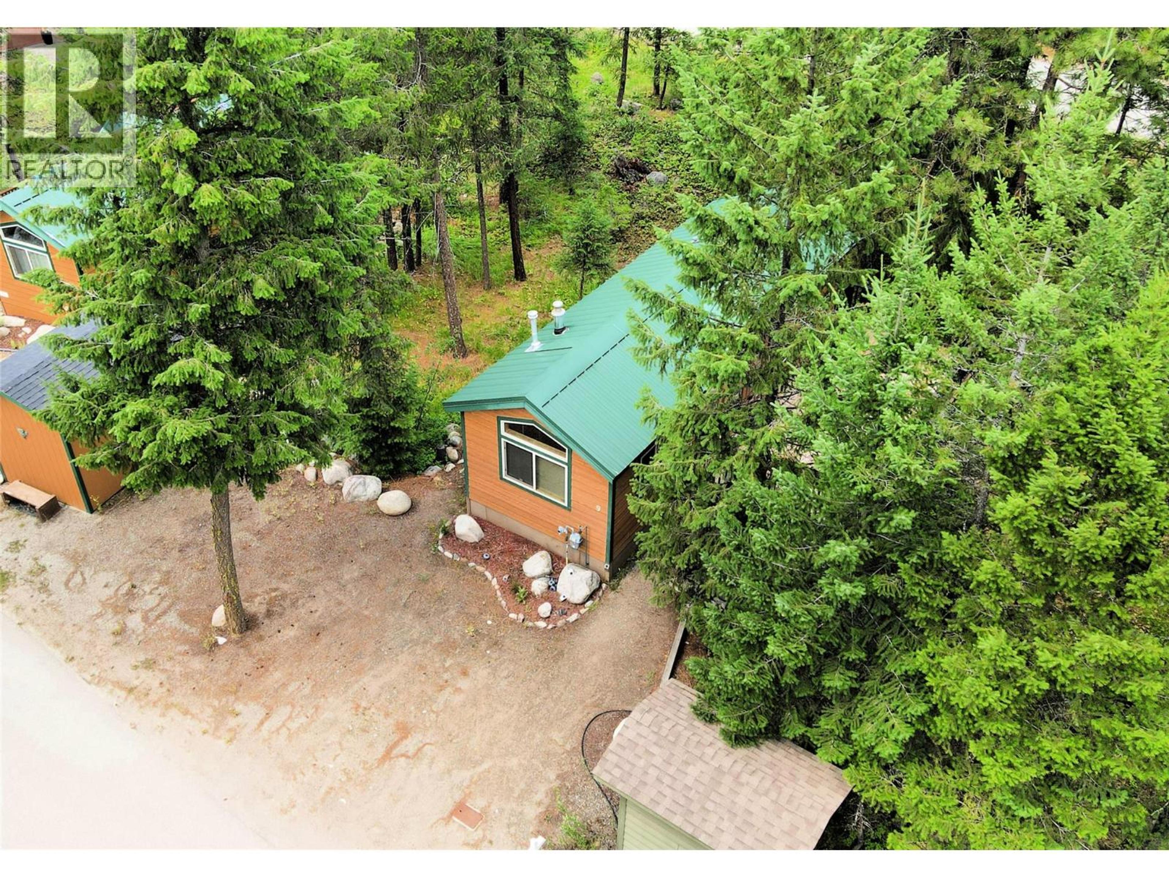 4835 Paradise Valley Drive, Peachland - Exteriors - Drone/Aerial View - Photo 6