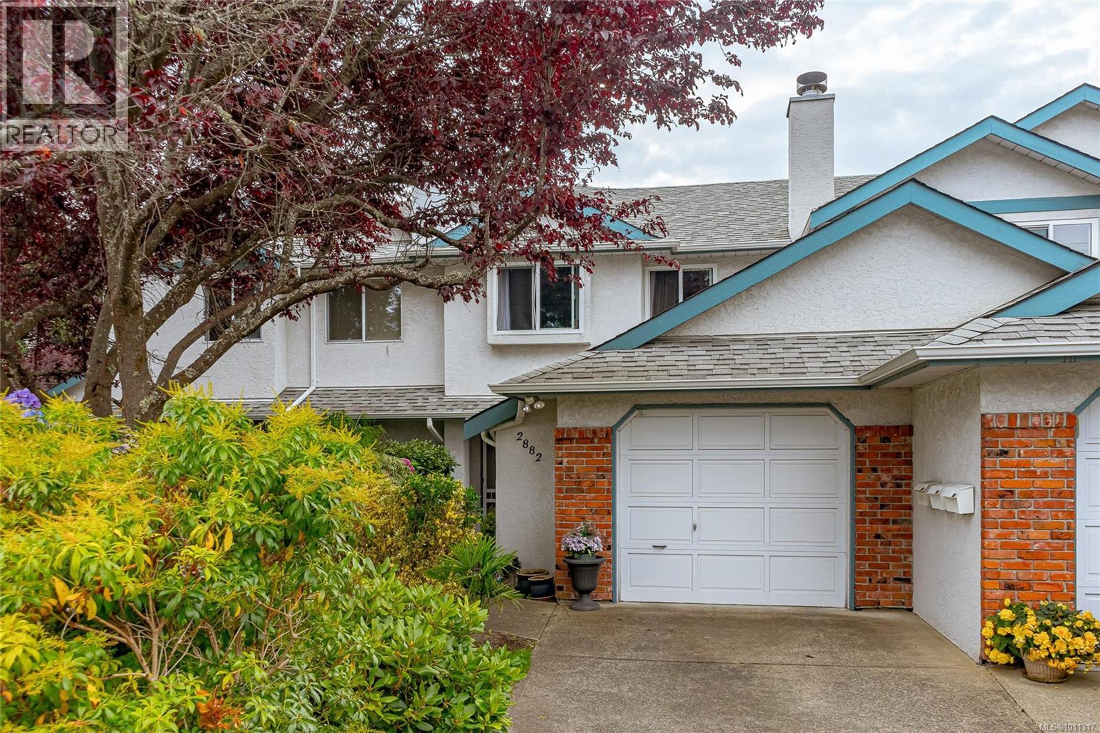 2882 Belmont Ave, Victoria - Exteriors - Photo 1