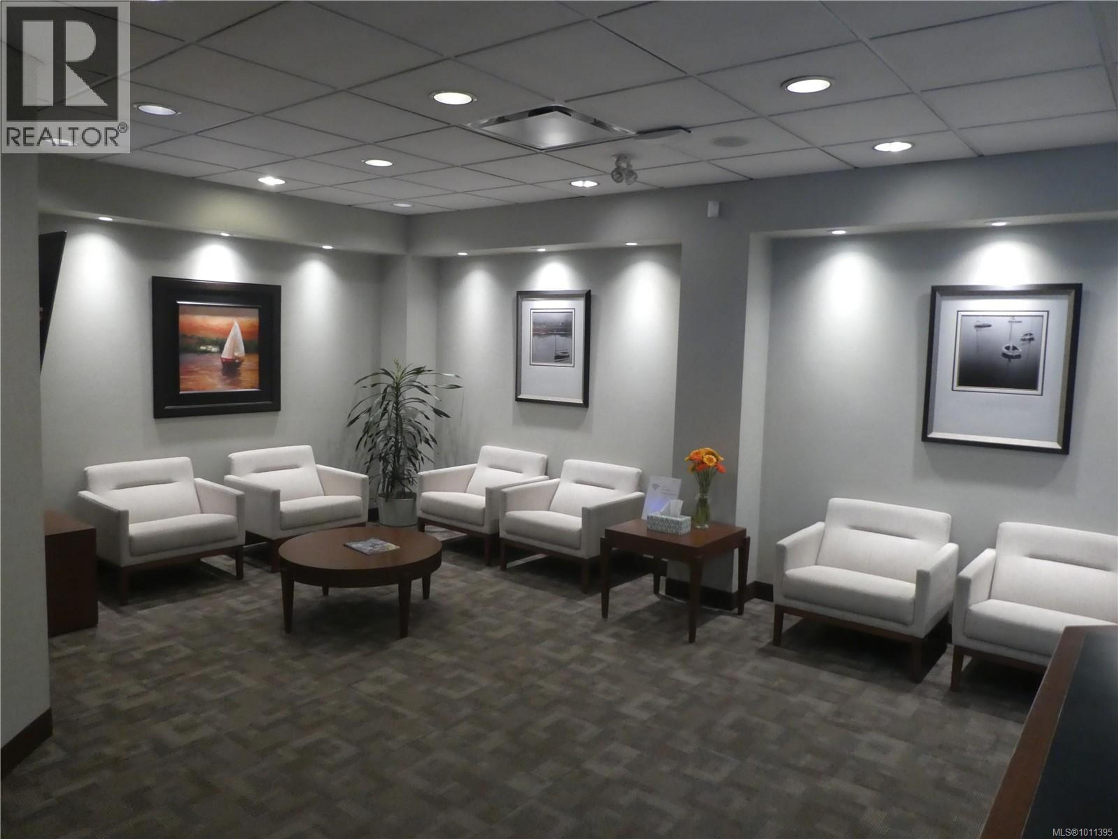 4400 Chatterton Way, Saanich - Indoor Amenities - Social lounges / Party rooms - Photo 1