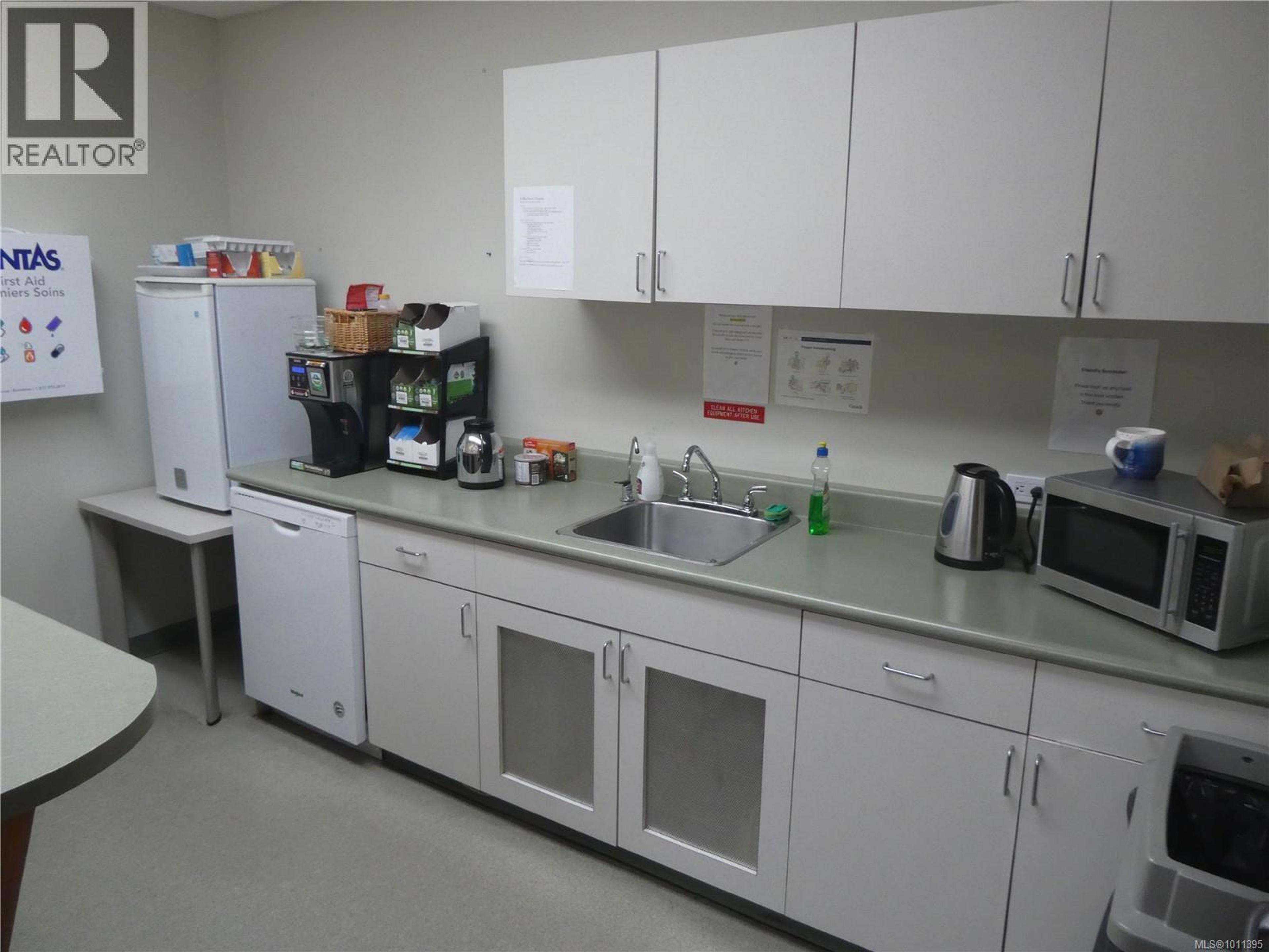 4400 Chatterton Way, Saanich - Indoor Amenities - Social lounges / Party rooms - Photo 2