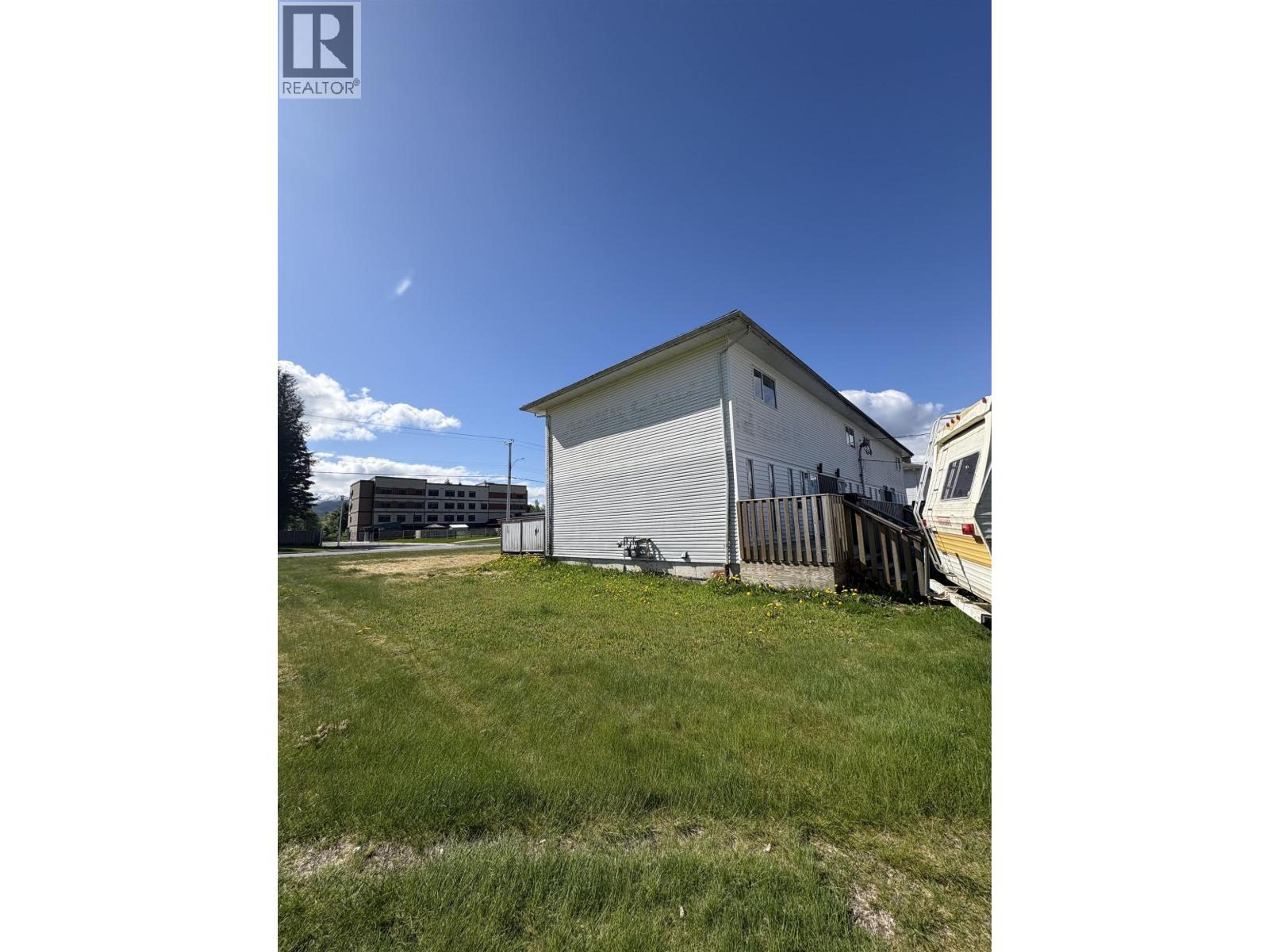 75 WEDEENE STREET, Kitimat - Exteriors - Photo 2