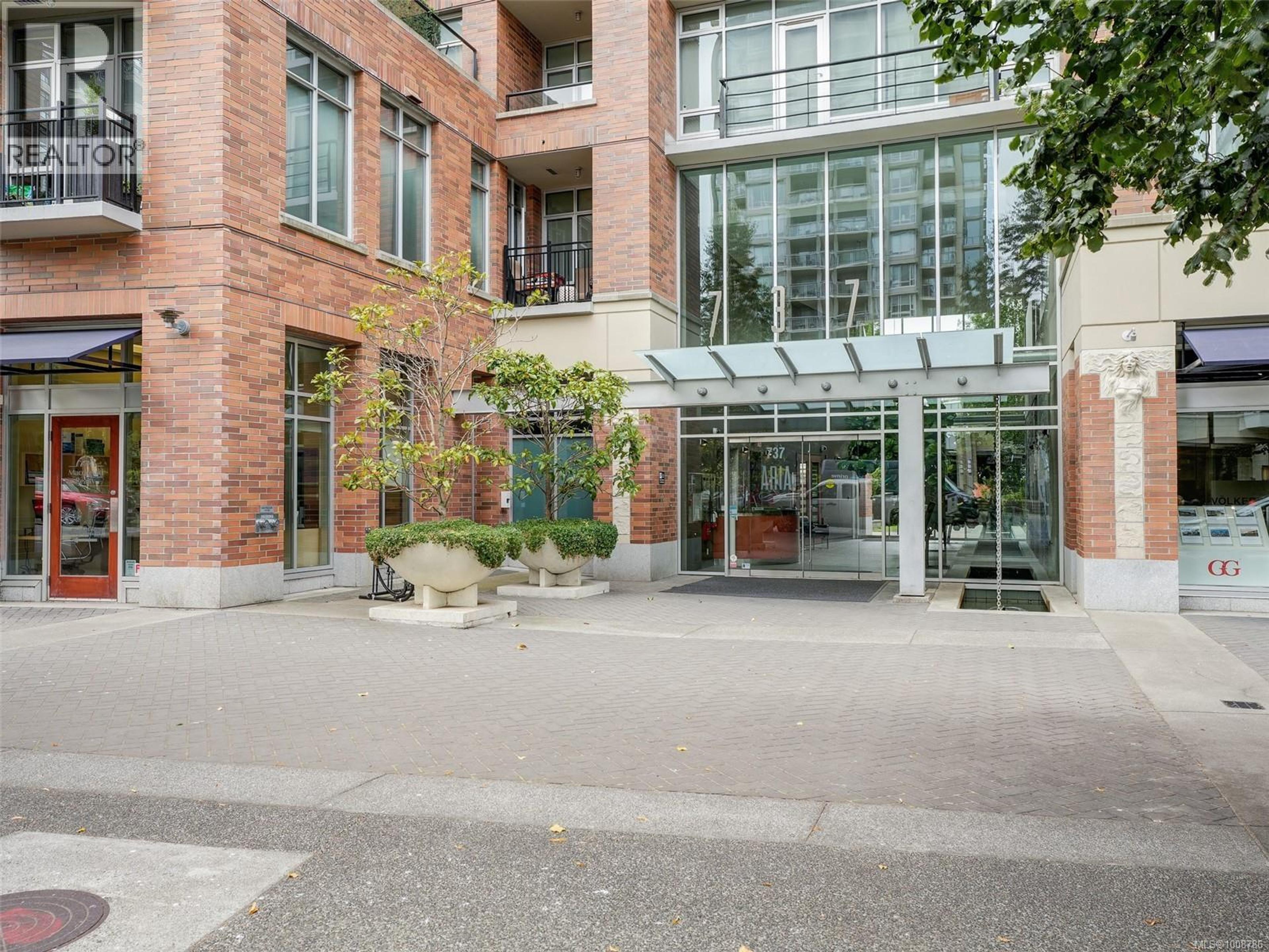 737 Humboldt St, Victoria - Exteriors - Photo 3