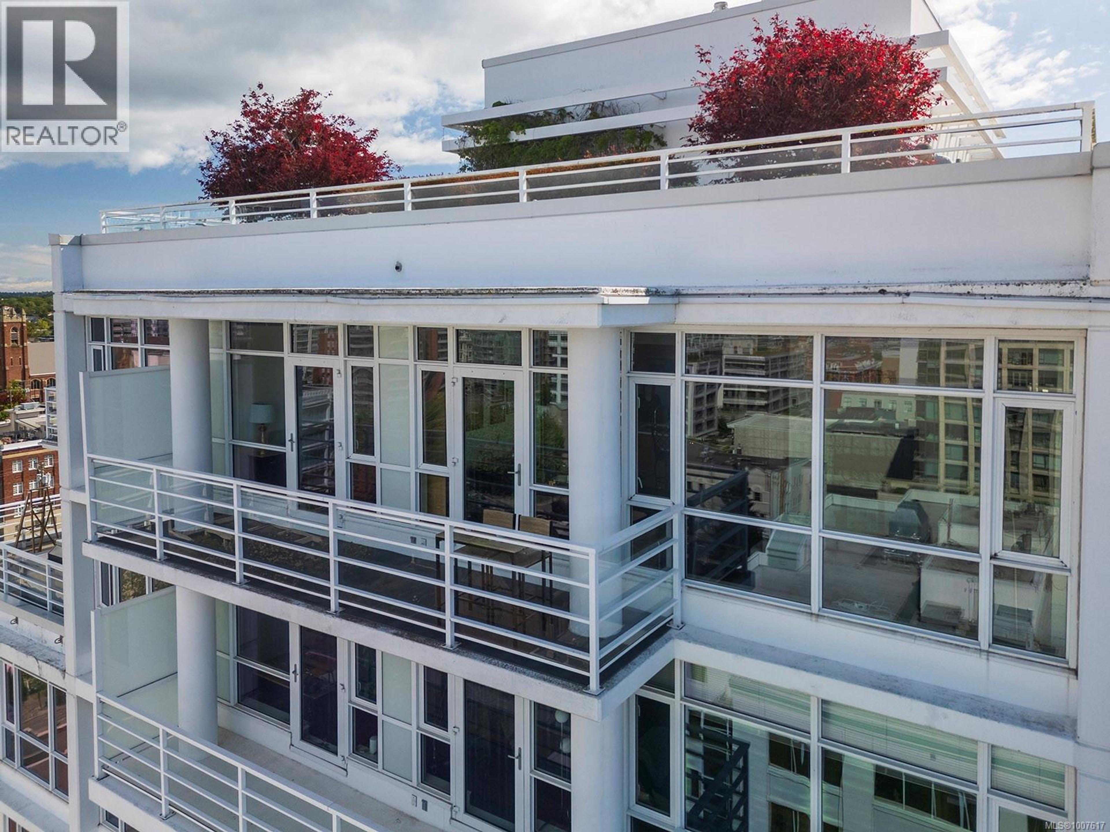 834 Johnson St, Victoria - Exteriors - Photo 4