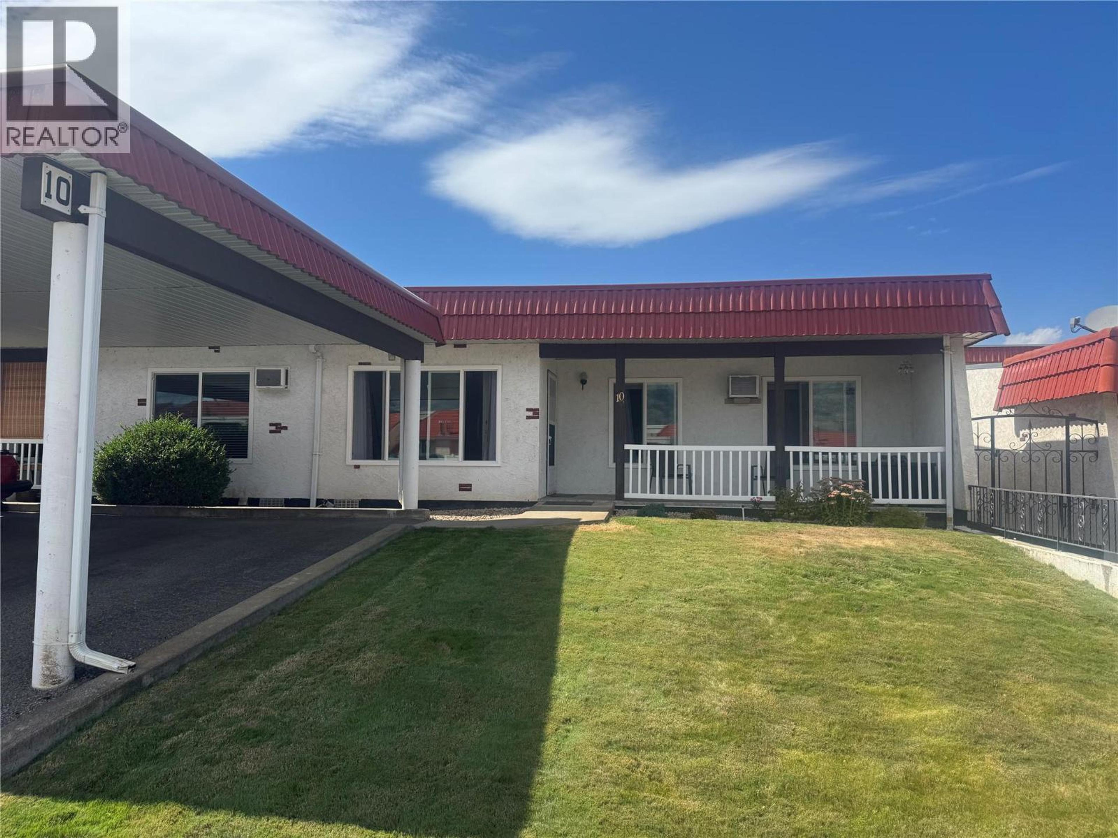 8010 VEDETTE Drive, Osoyoos - Exteriors - Photo 1