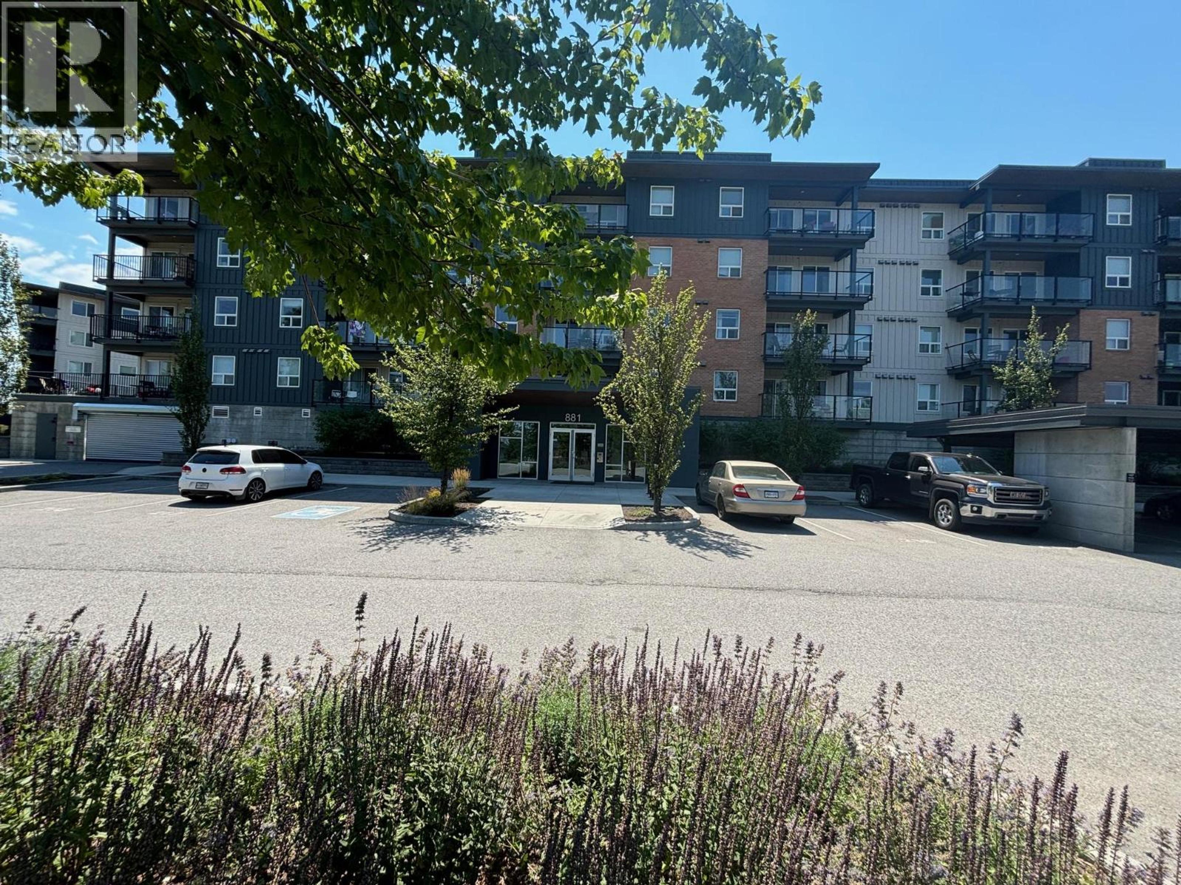 881 Academy Way, Kelowna - Exteriors - Photo 4