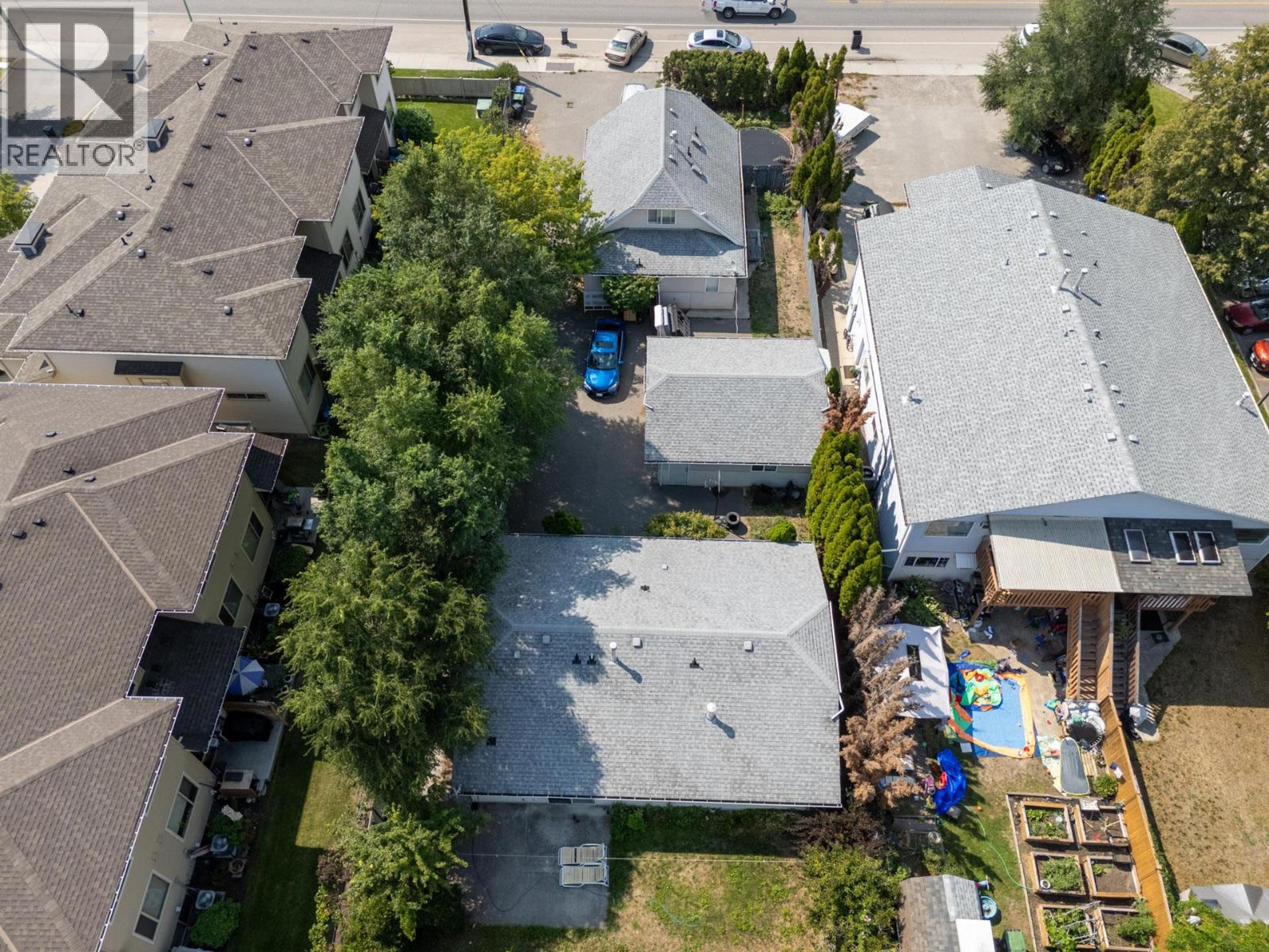 315 Gerstmar Road, Kelowna - Exteriors - Full Complex View, Drone/Aerial View - Photo 9