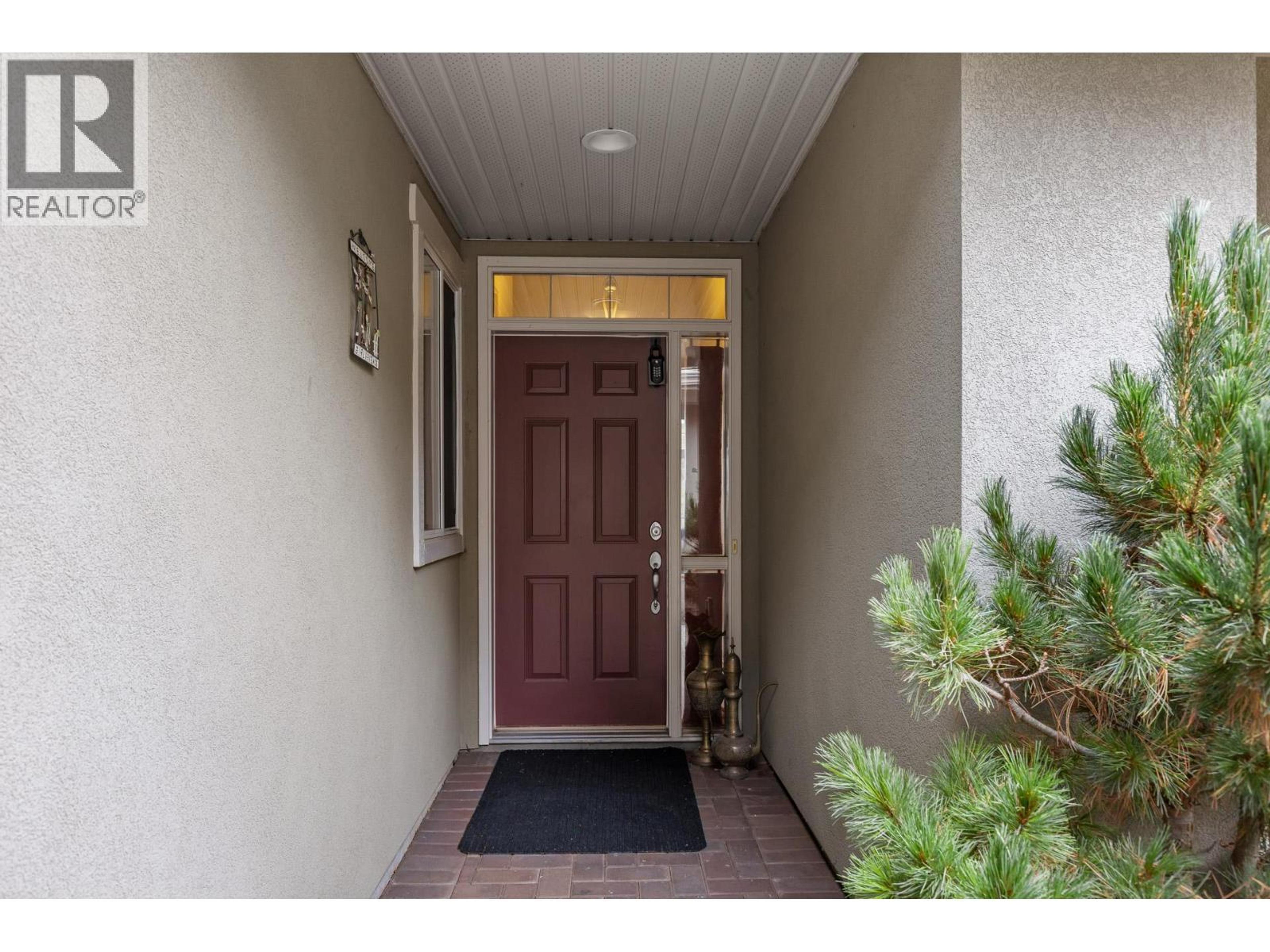 4520 GALLAGHERS Lookout, Kelowna - Exteriors - Photo 1