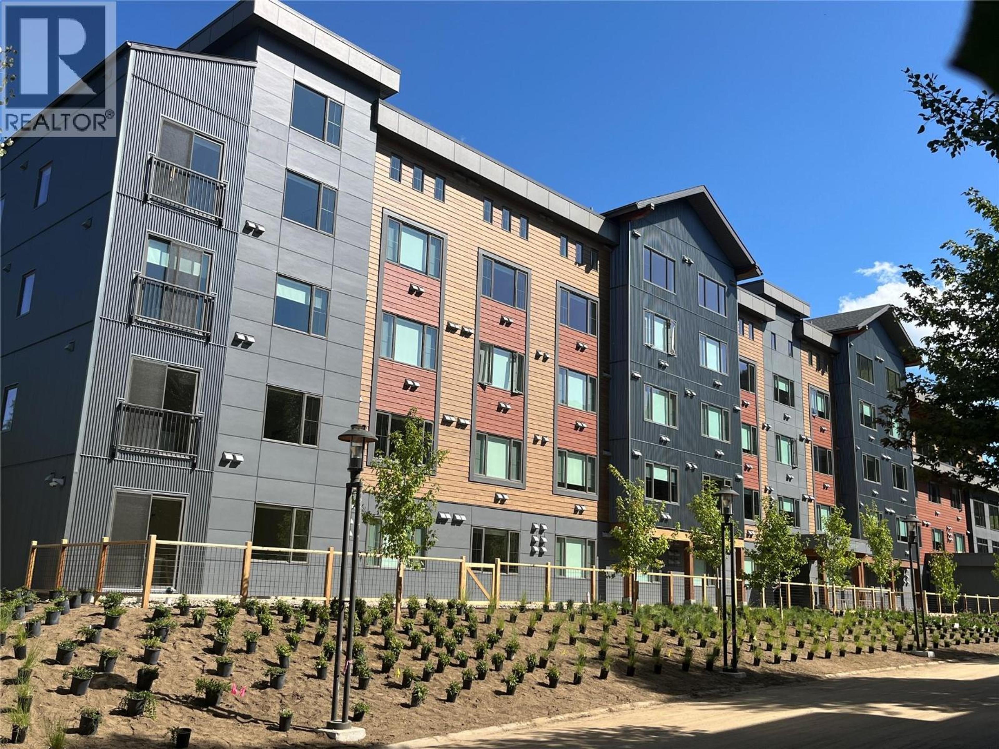 4280 Red Mountain Road, Rossland - Exteriors - Full Complex View - Photo 17