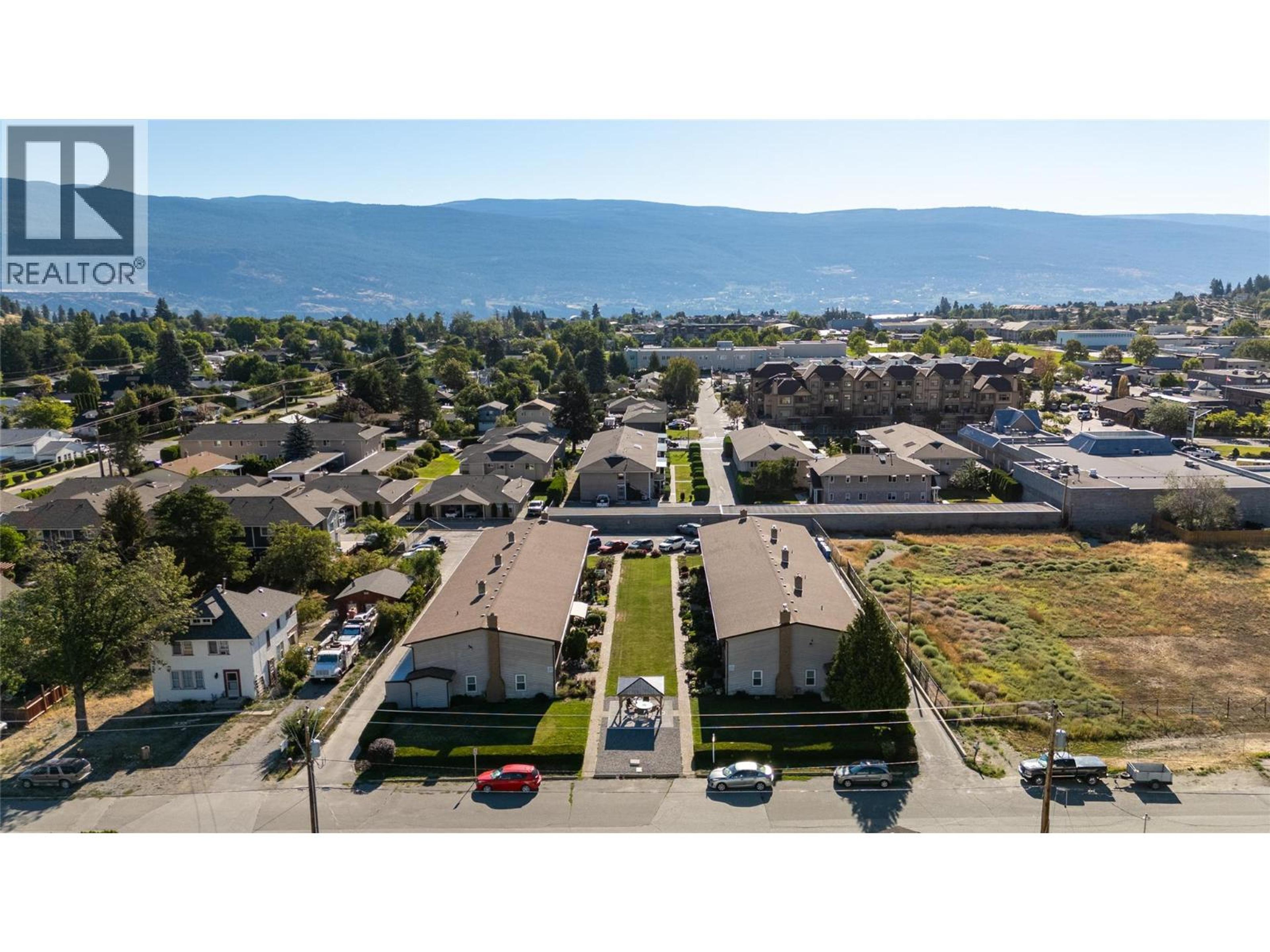 13707 Dickson Avenue, Summerland - Exteriors - Full Complex View, Drone/Aerial View - Photo 5