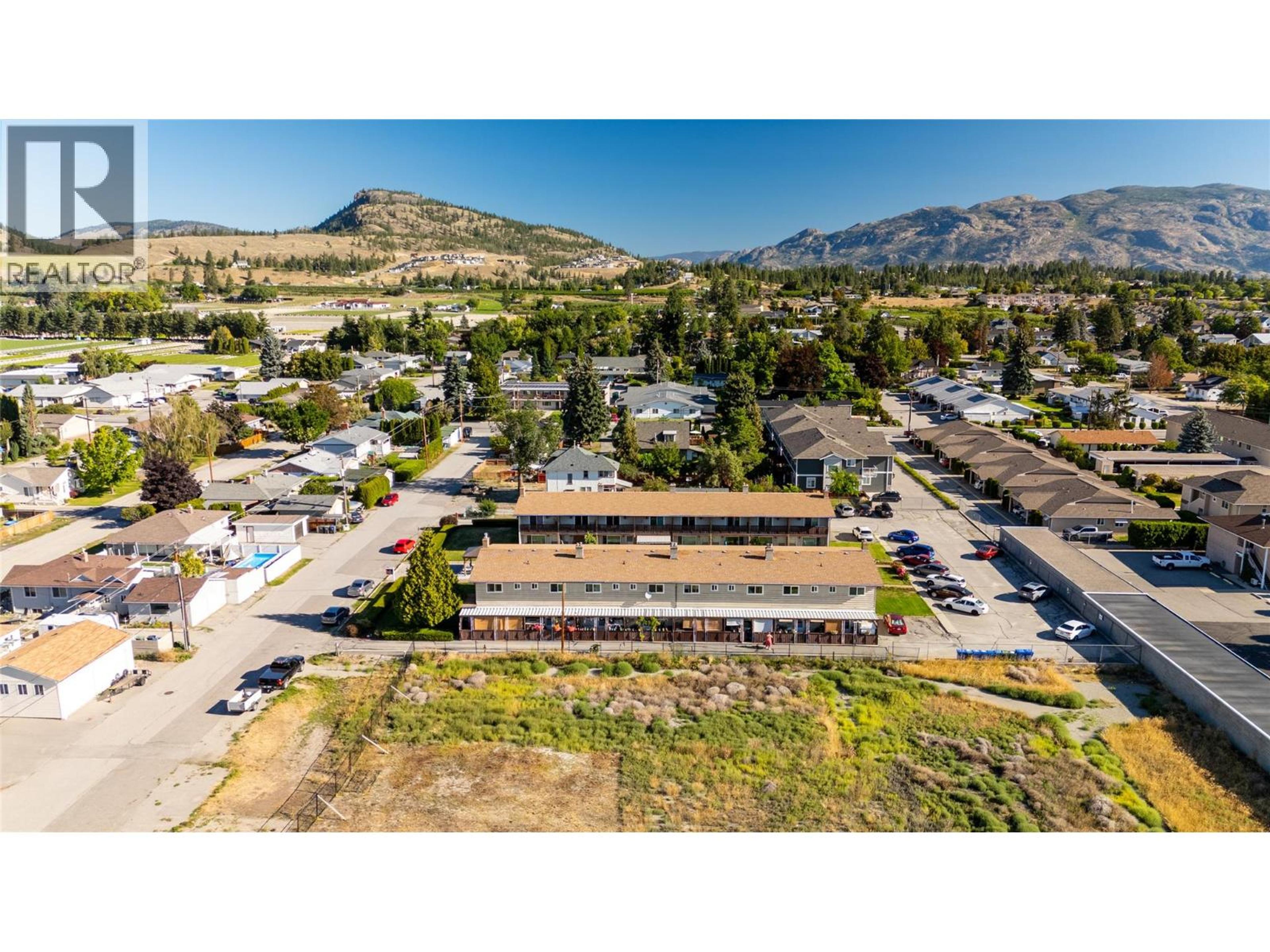 13707 Dickson Avenue, Summerland - Exteriors - Full Complex View, Drone/Aerial View - Photo 6