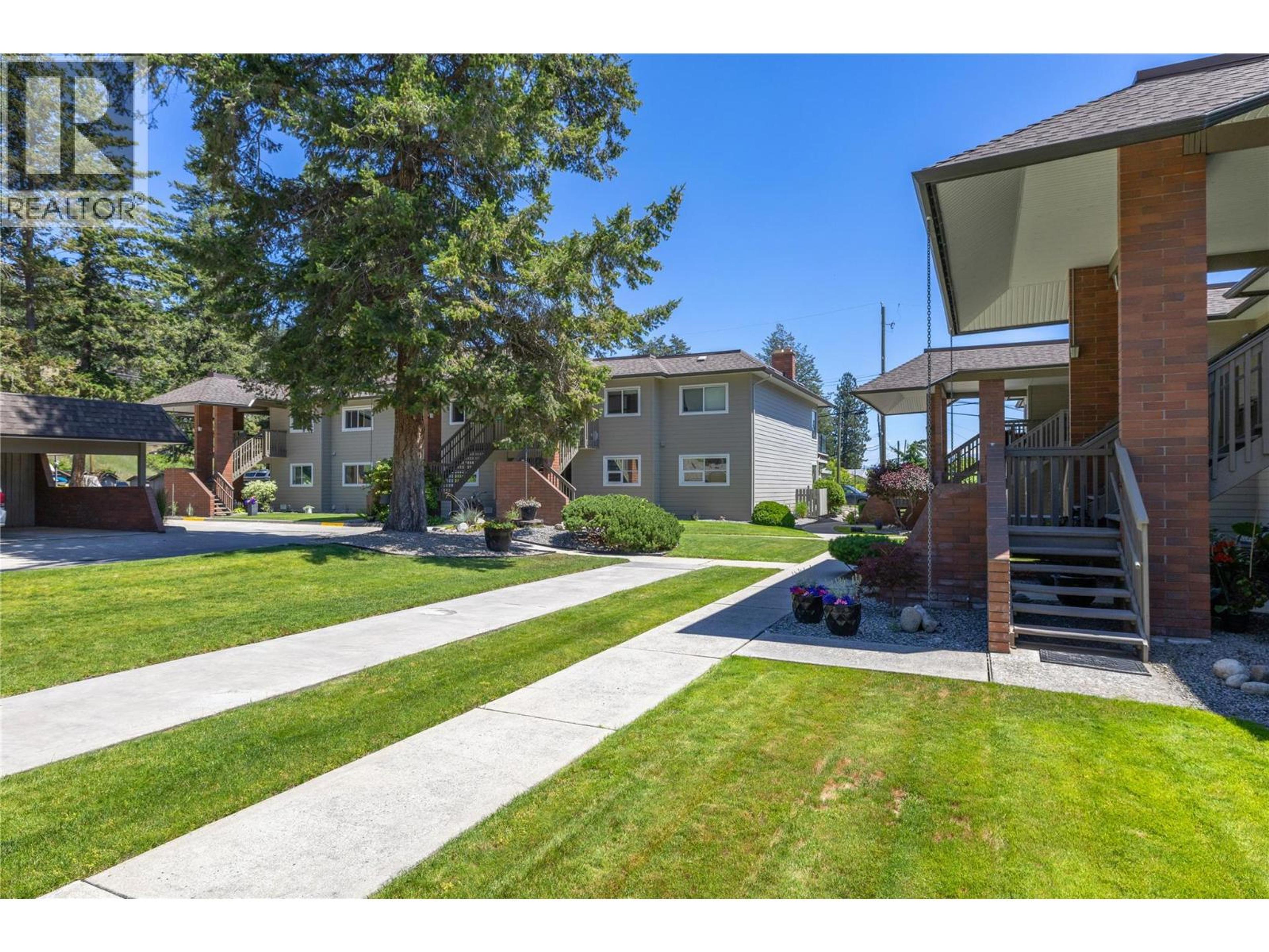 4340 Beach Avenue, Peachland - Exteriors - Full Complex View - Photo 4