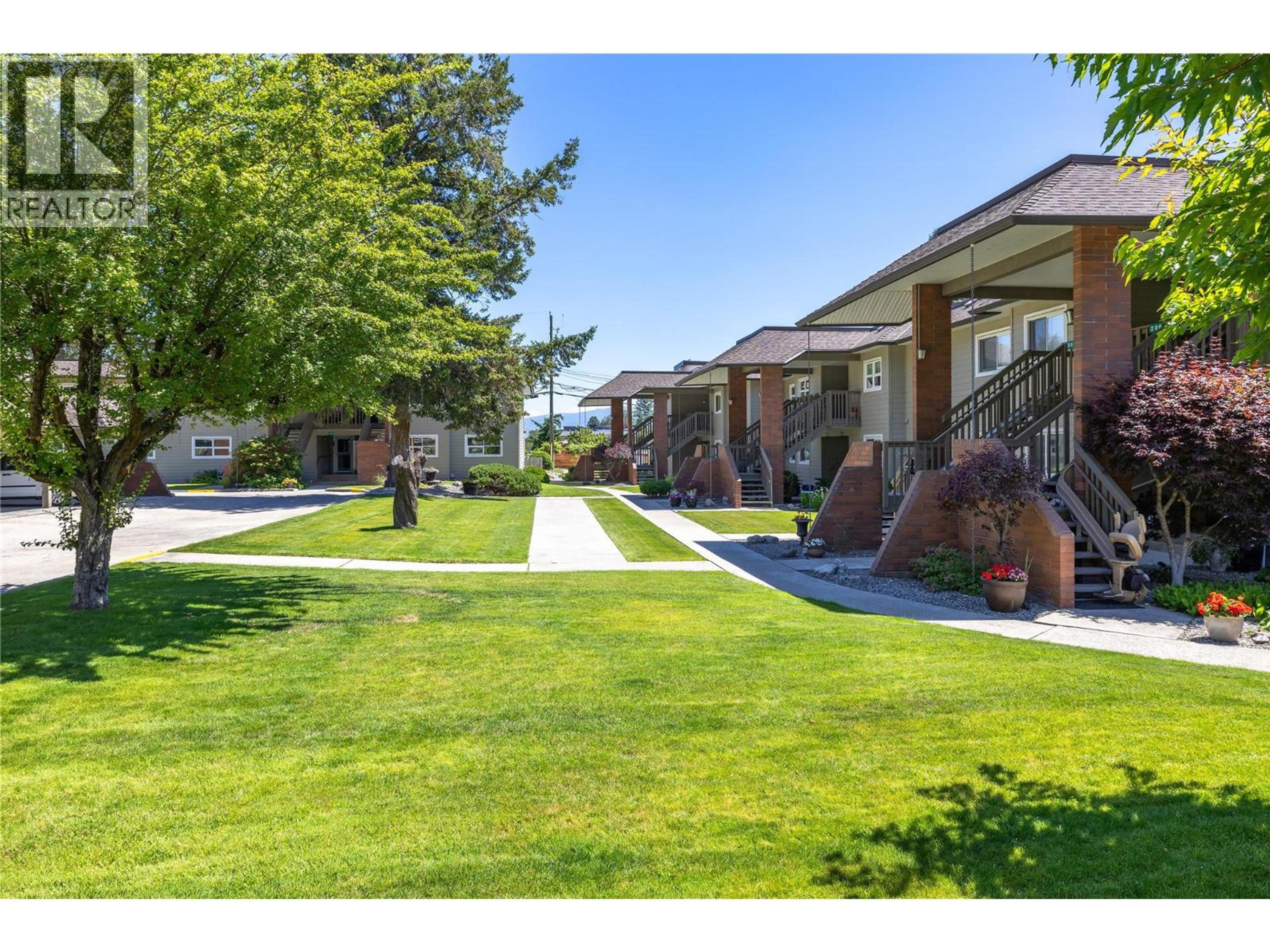 4340 Beach Avenue, Peachland - Exteriors - Full Complex View - Photo 5