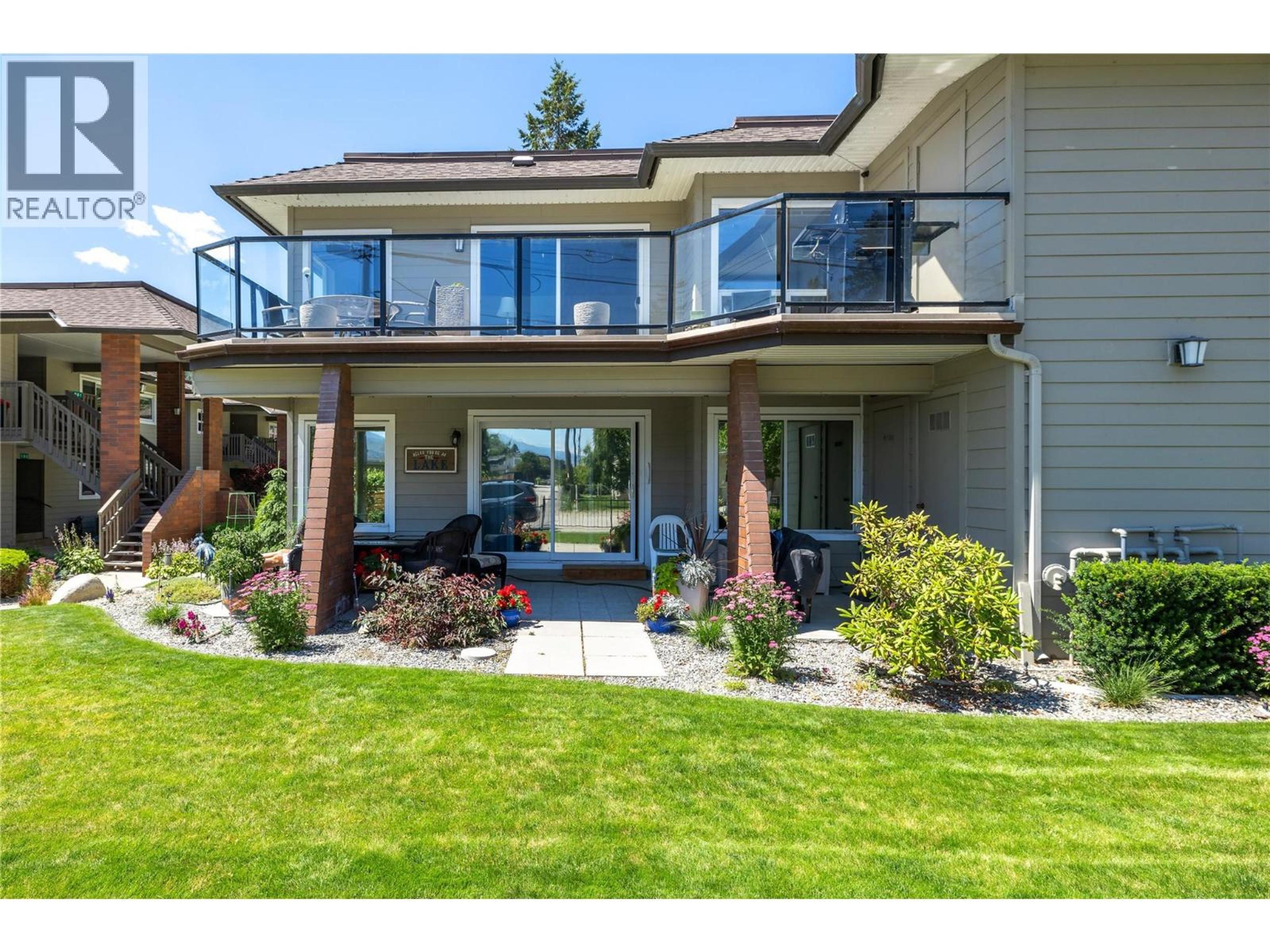 4340 Beach Avenue, Peachland - Exteriors - Photo 10