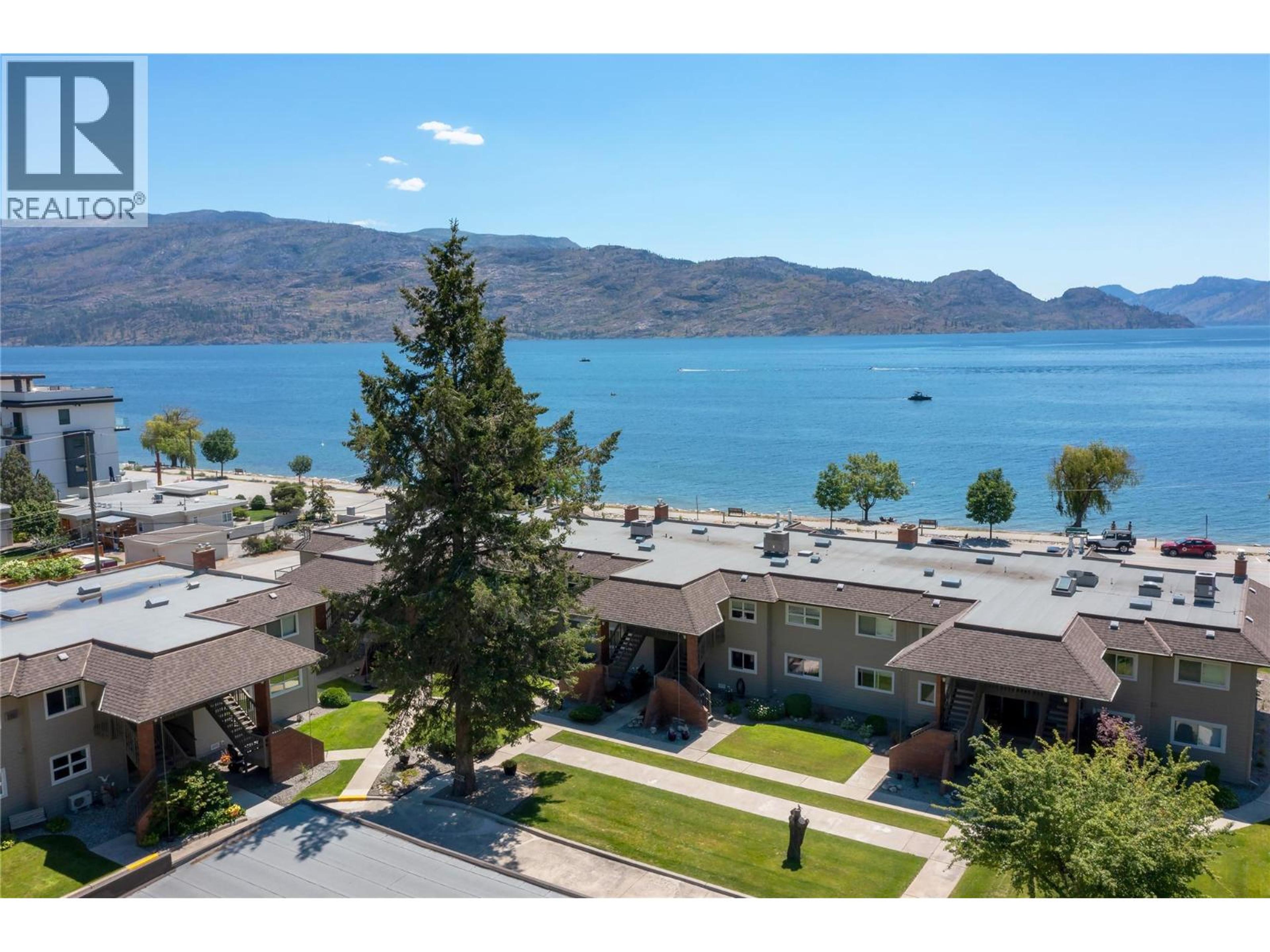 4340 Beach Avenue, Peachland - Exteriors - Full Complex View, Drone/Aerial View - Photo 15