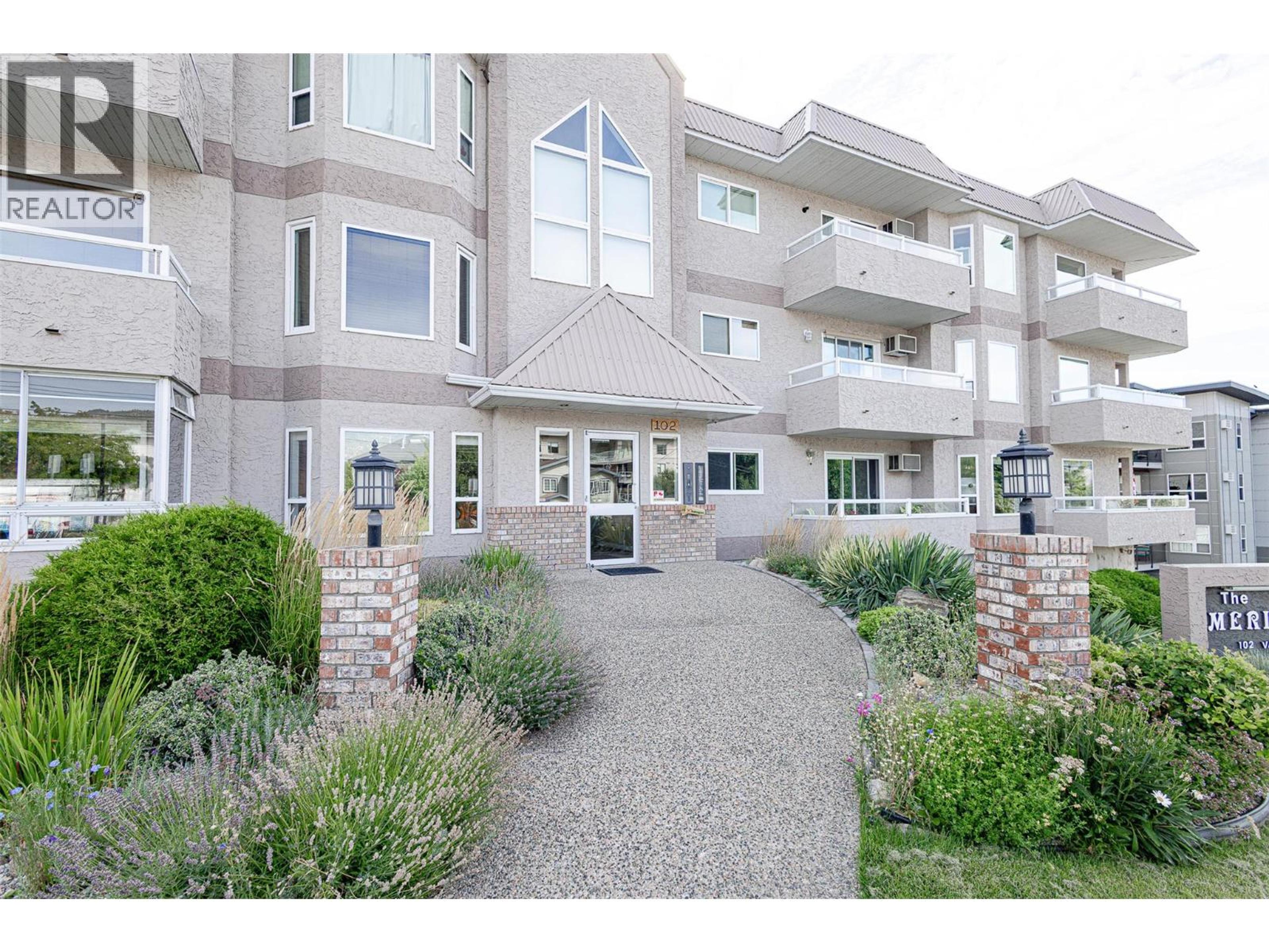 102 Van Horne Street, Penticton - Exteriors - Photo 4