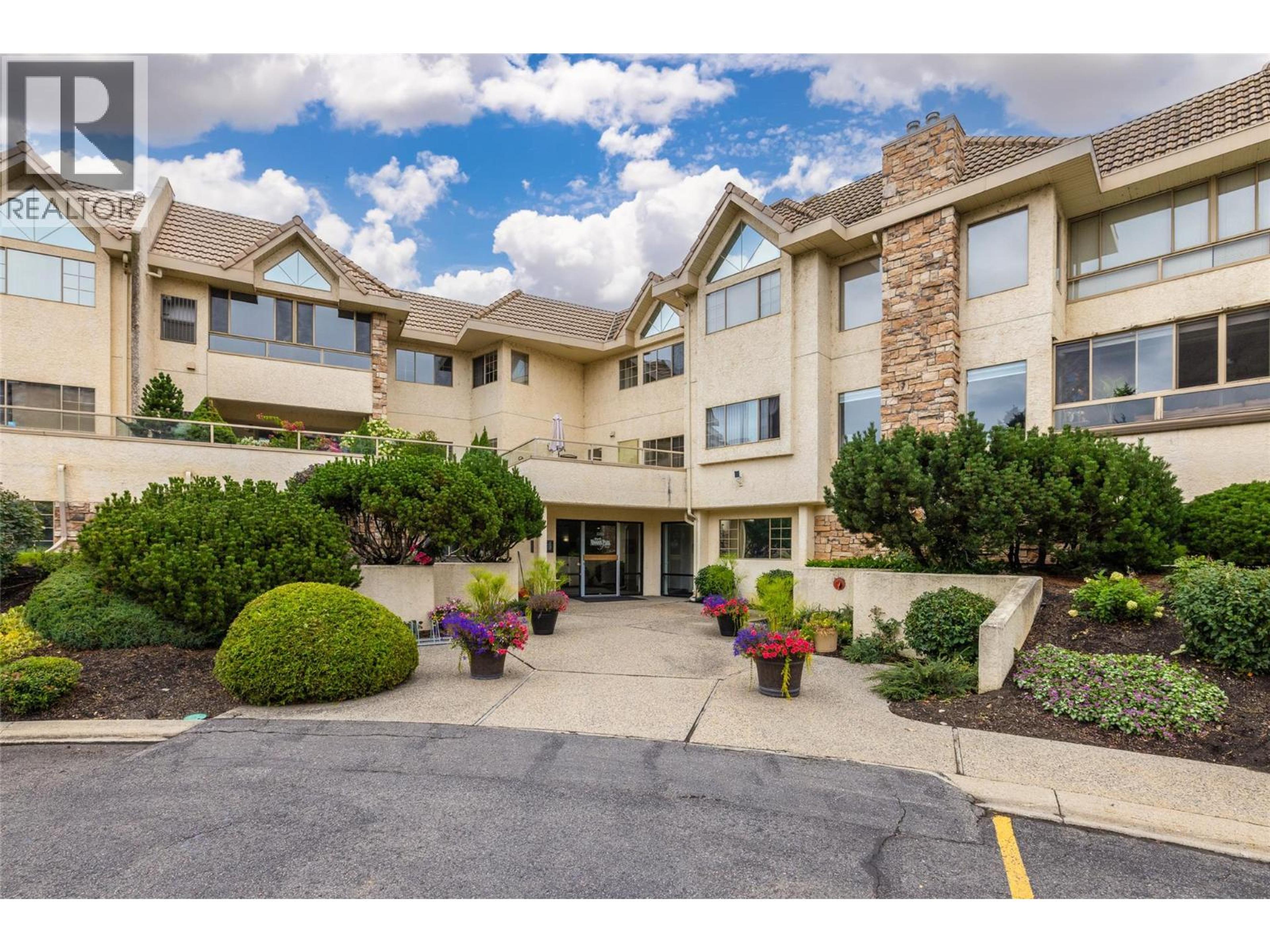 3335 Richter Street, Kelowna - Exteriors - Photo 1