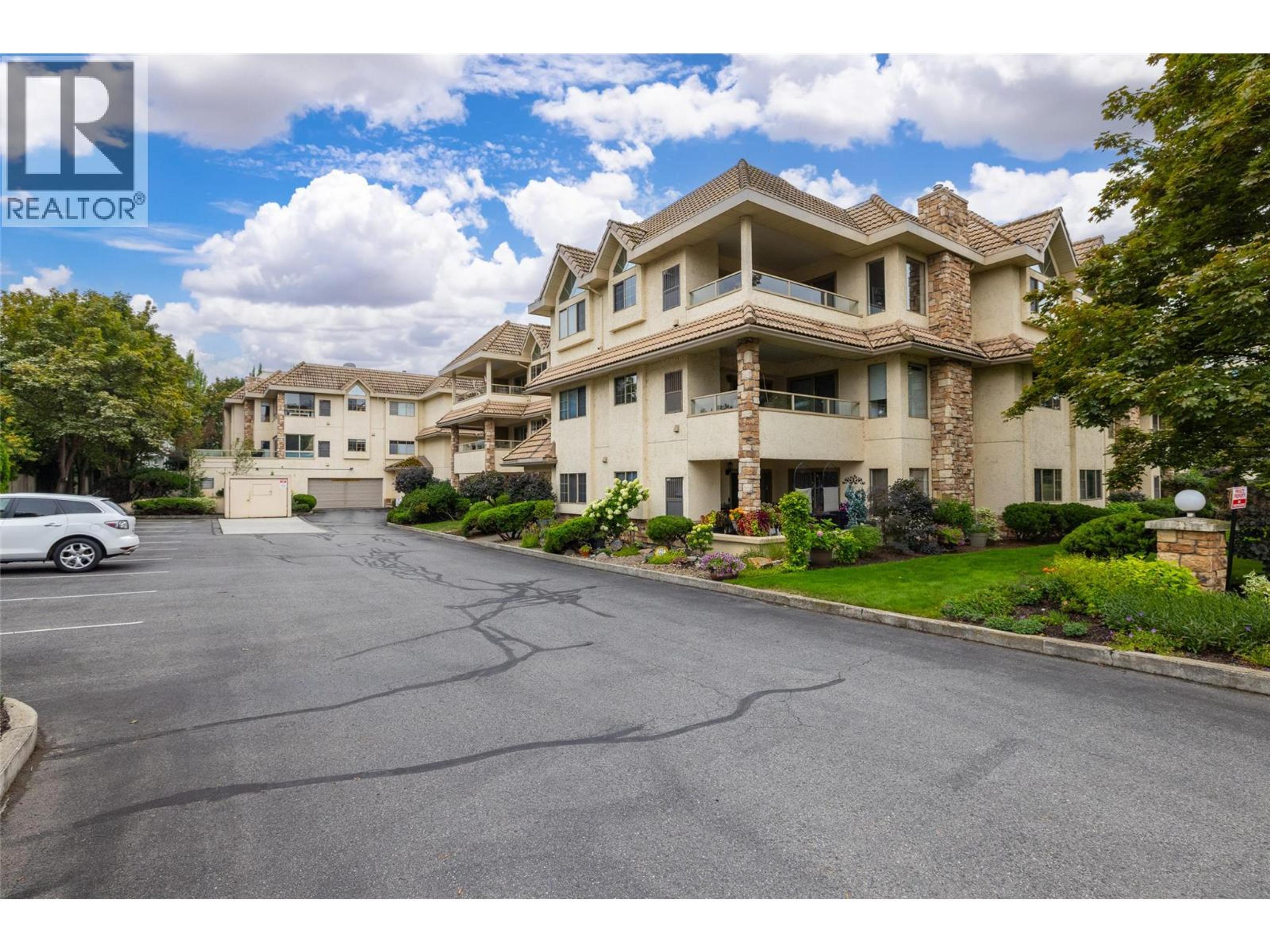 3335 Richter Street, Kelowna - Exteriors - Full Complex View - Photo 3