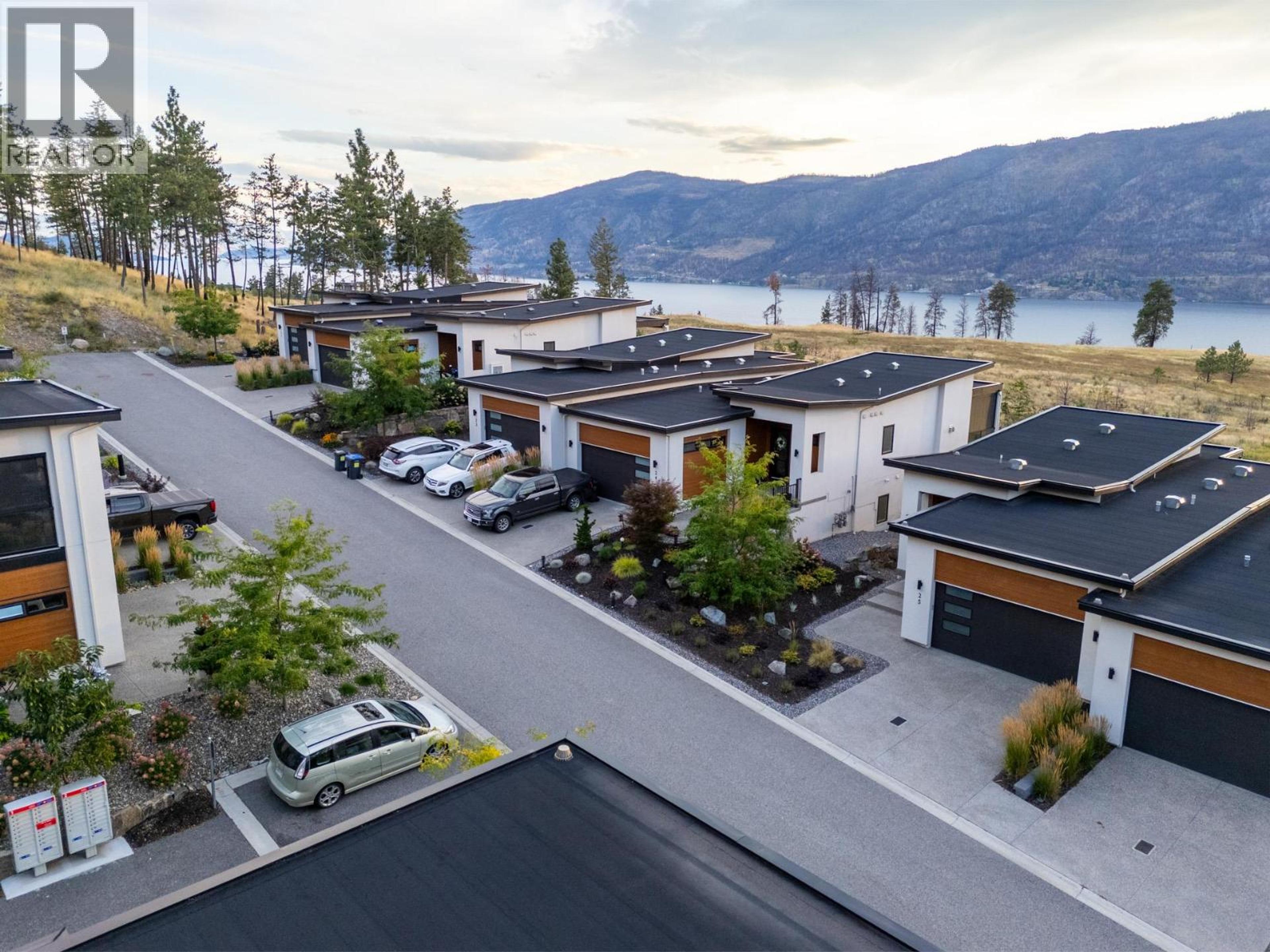 10100 Tyndall Road, Lake Country - Exteriors - Full Complex View, Drone/Aerial View - Photo 4