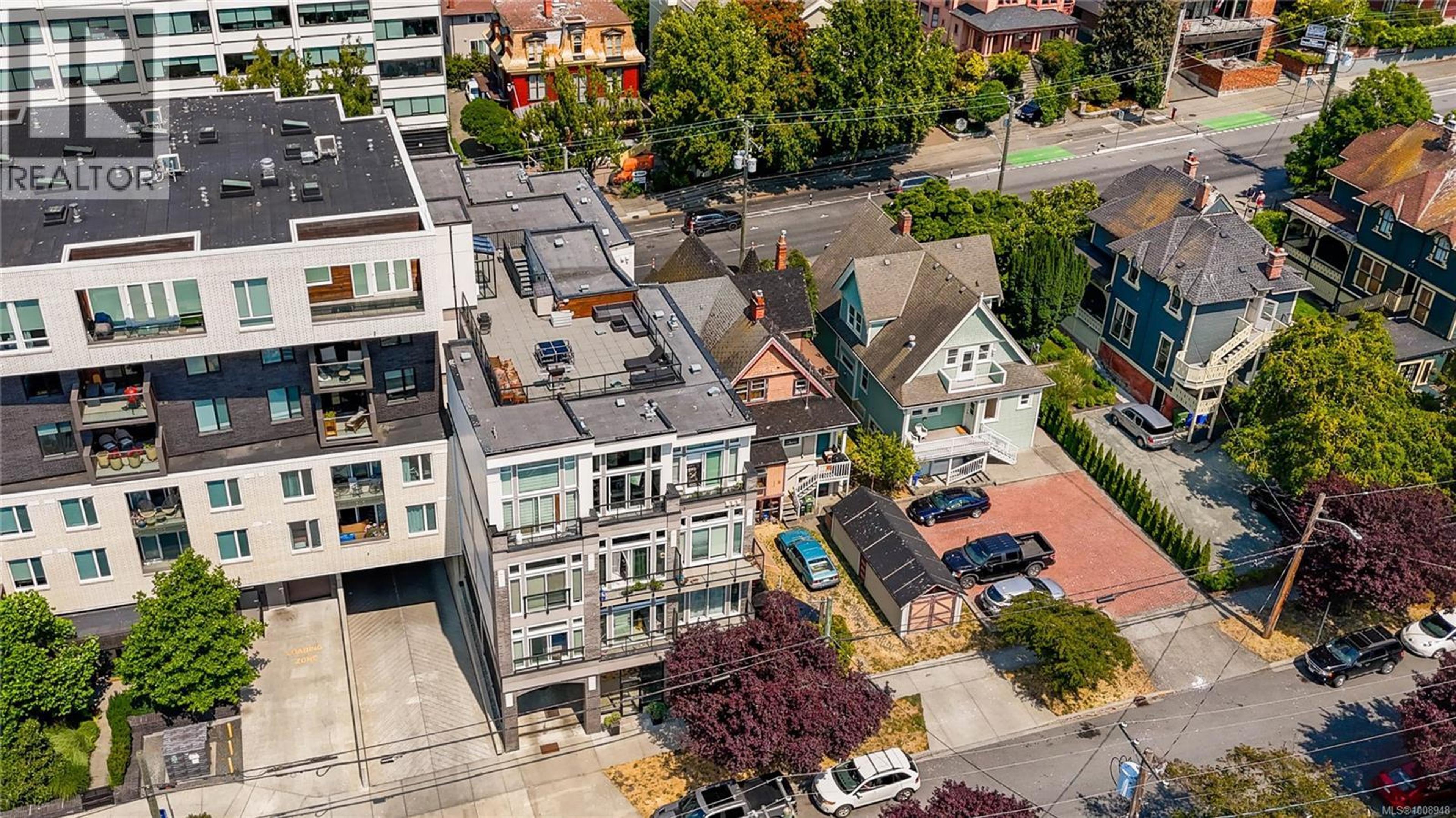 1121 Fort St, Victoria - Exteriors - Full Complex View, Drone/Aerial View - Photo 6