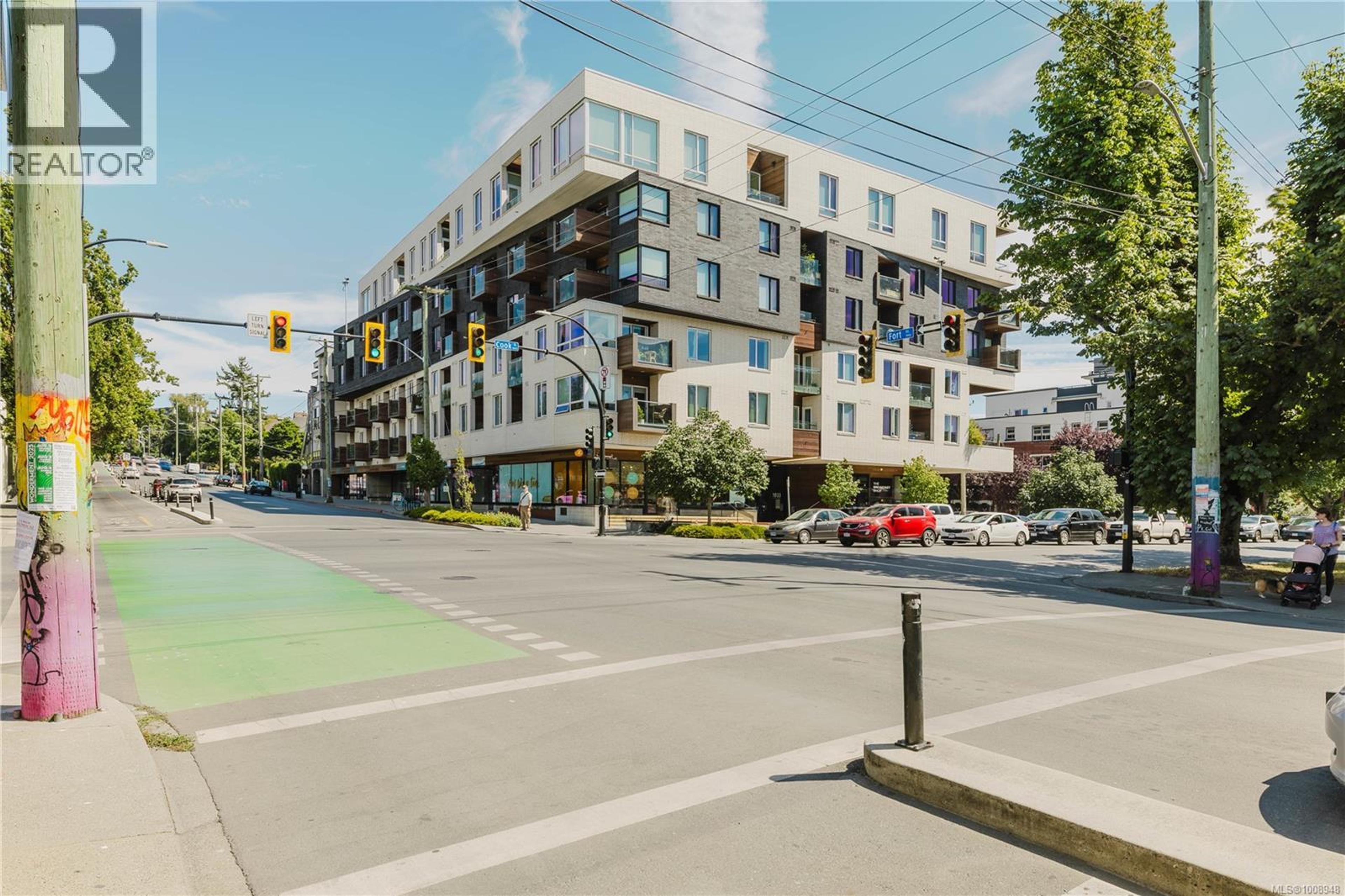 1121 Fort St, Victoria - Exteriors - Photo 8