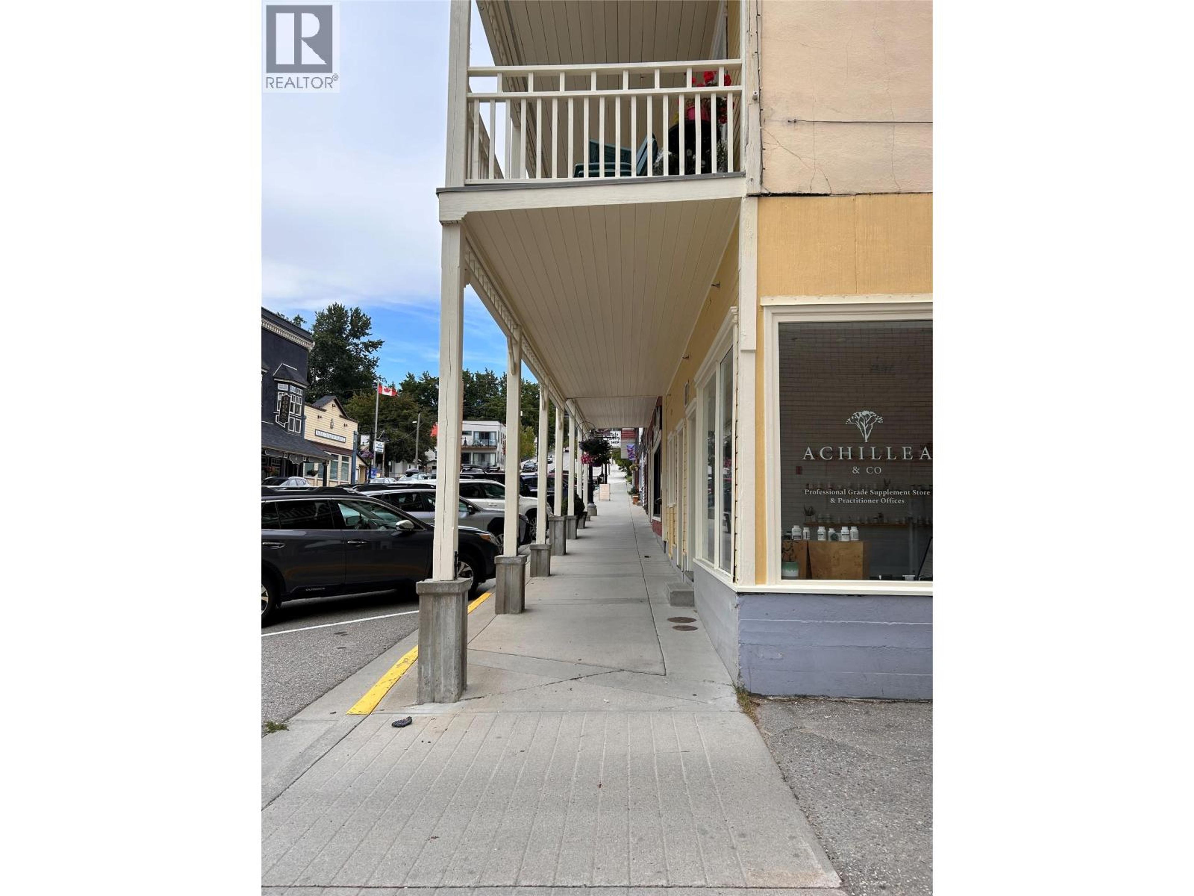 2044 Washington Street, Rossland - Exteriors - Photo 1