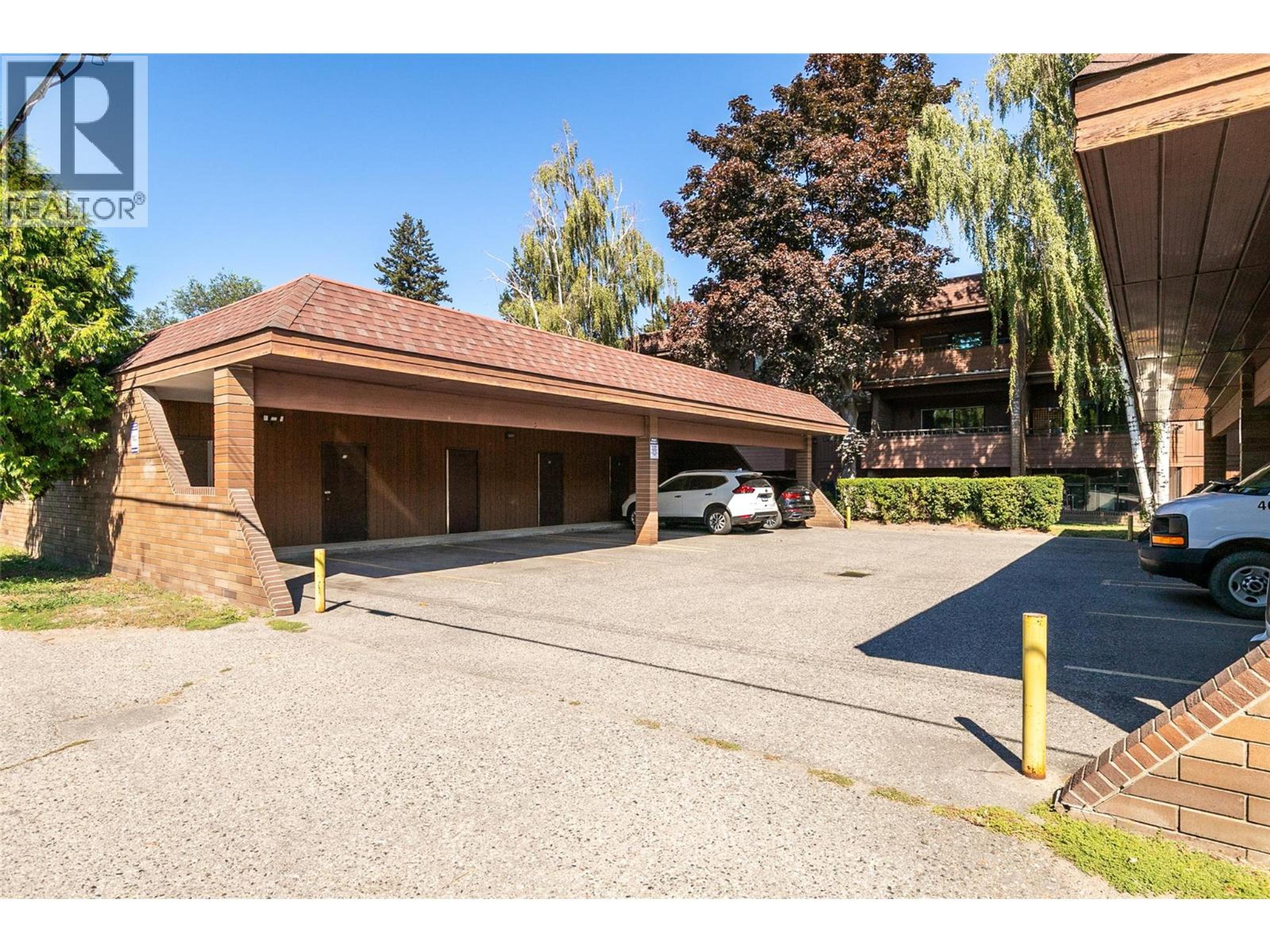 983 Bernard Avenue, Kelowna - Exteriors - Full Complex View - Photo 2