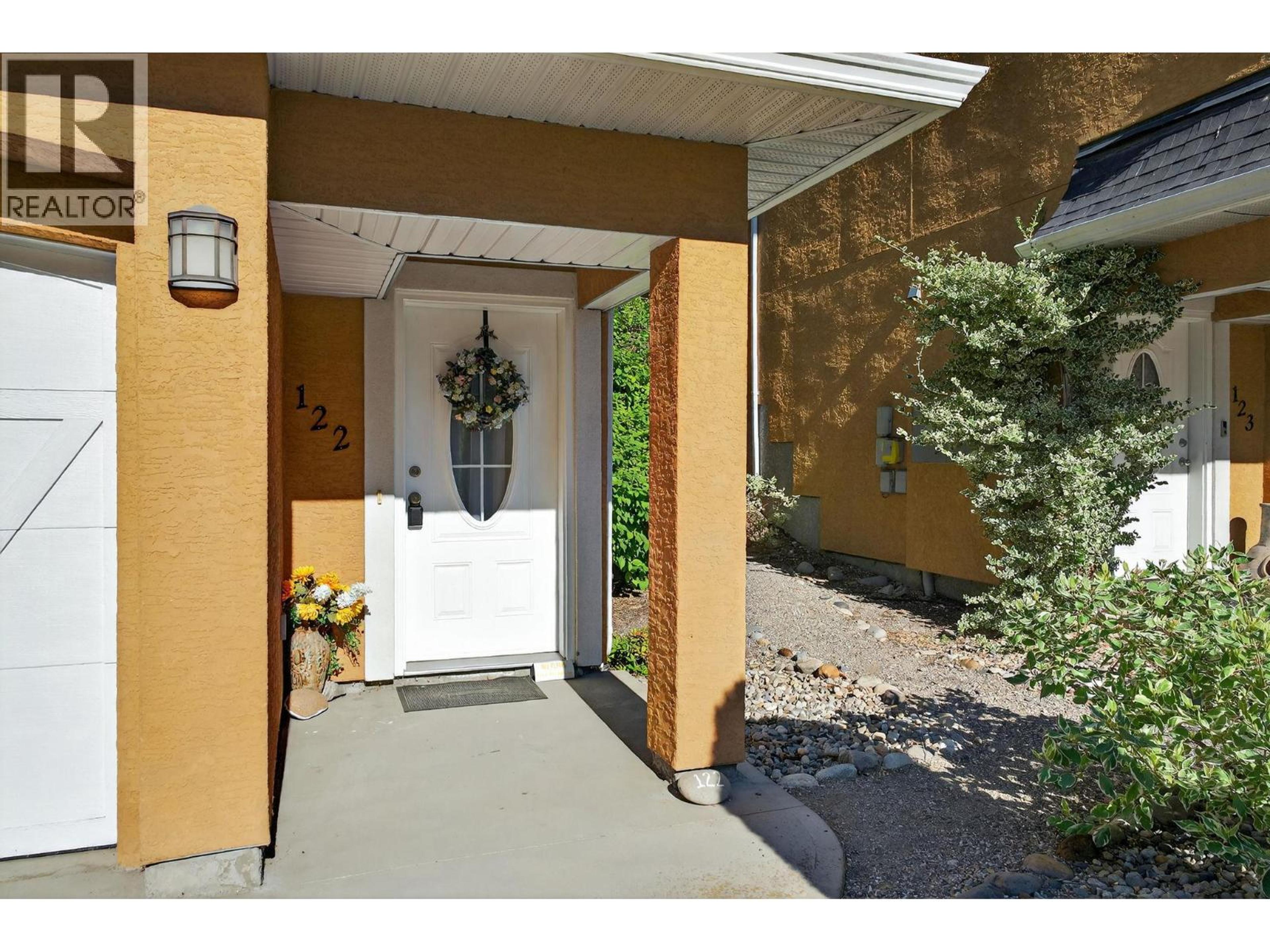 456 McPhee Street, Kelowna - Exteriors - Photo 1