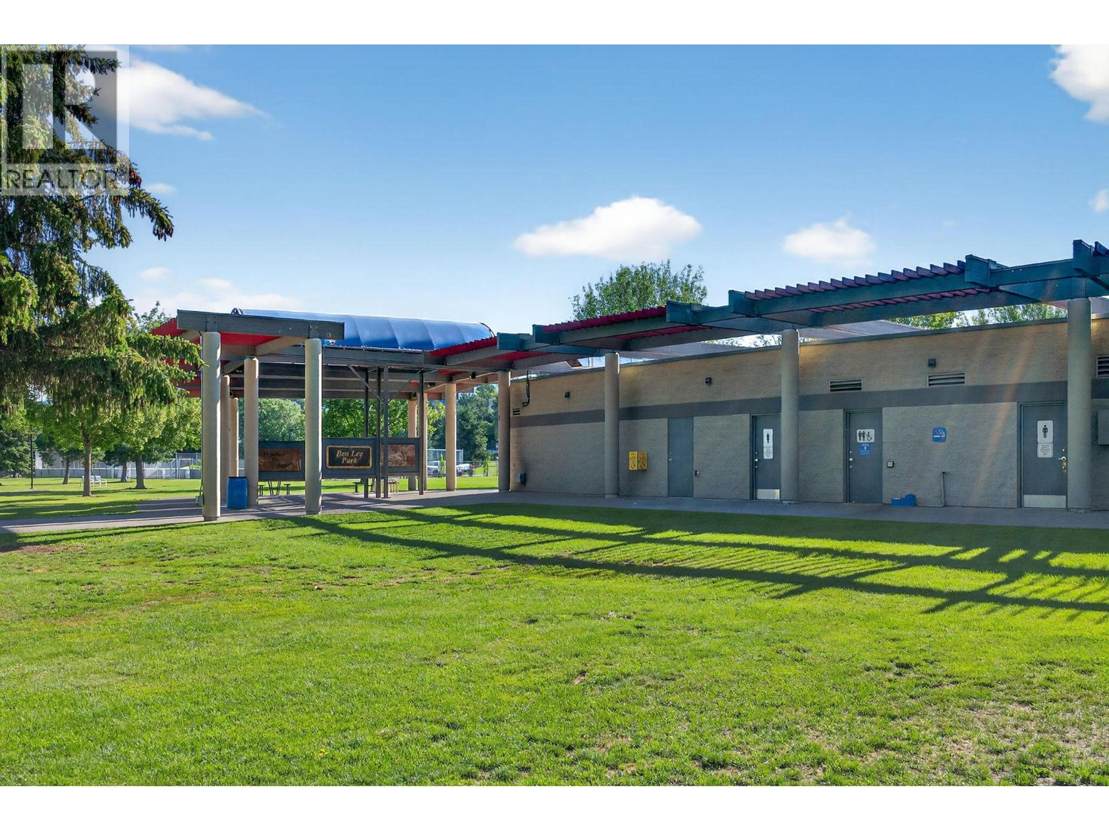 456 McPhee Street, Kelowna - Exteriors - Photo 8