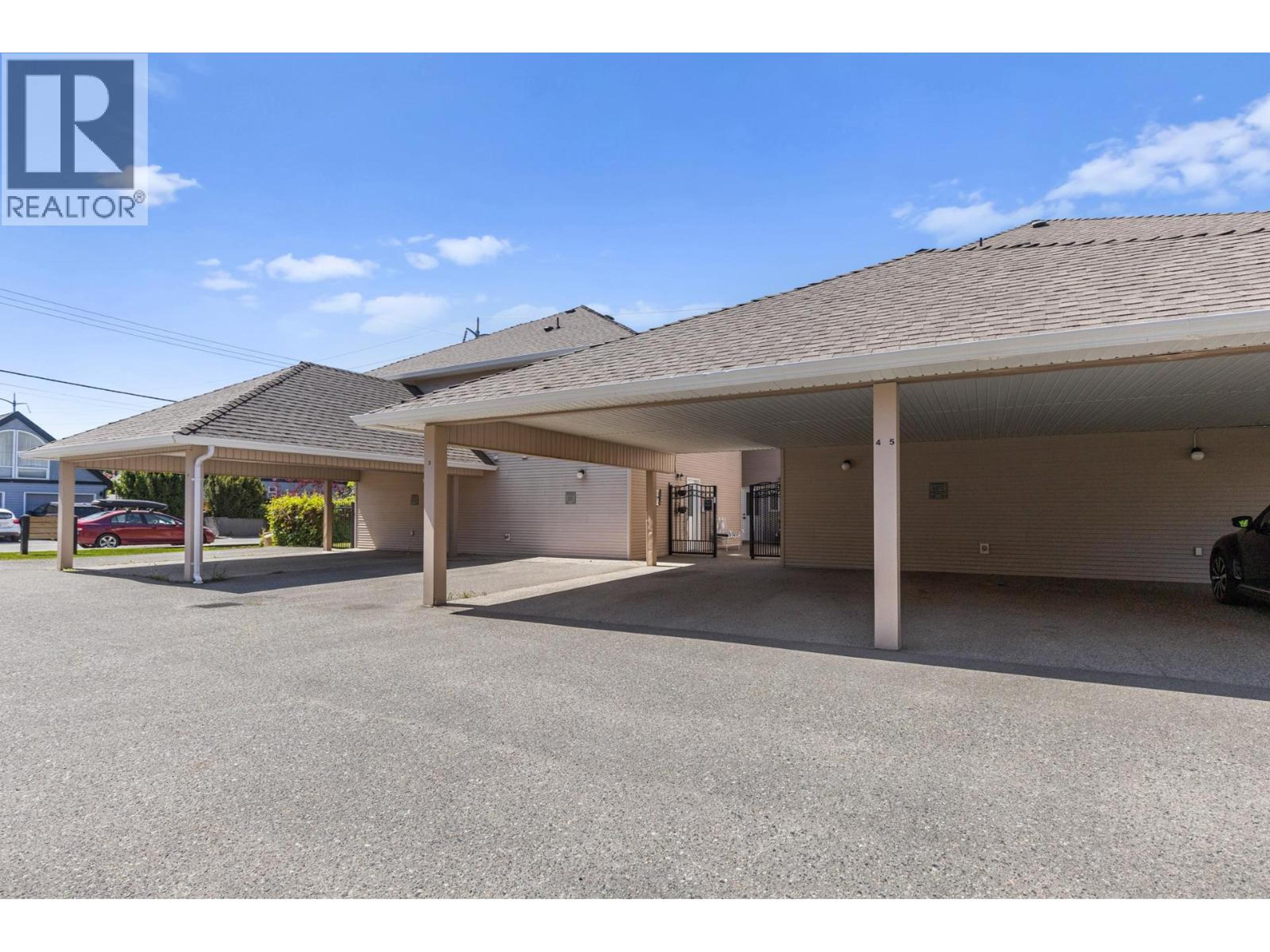 700 Elliot Avenue, Kelowna - Exteriors - Photo 7